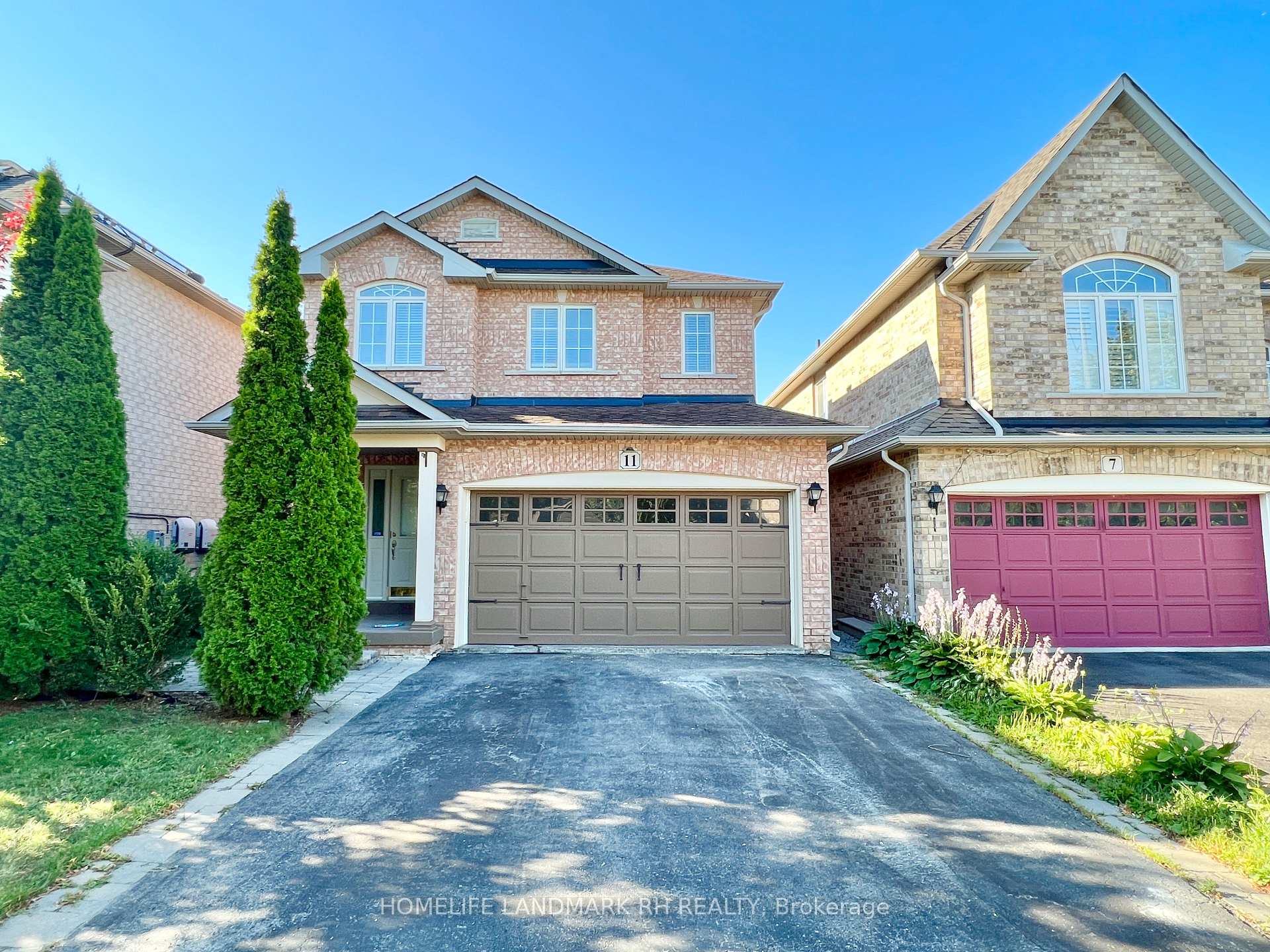 Front of 11 Cottinghill Way