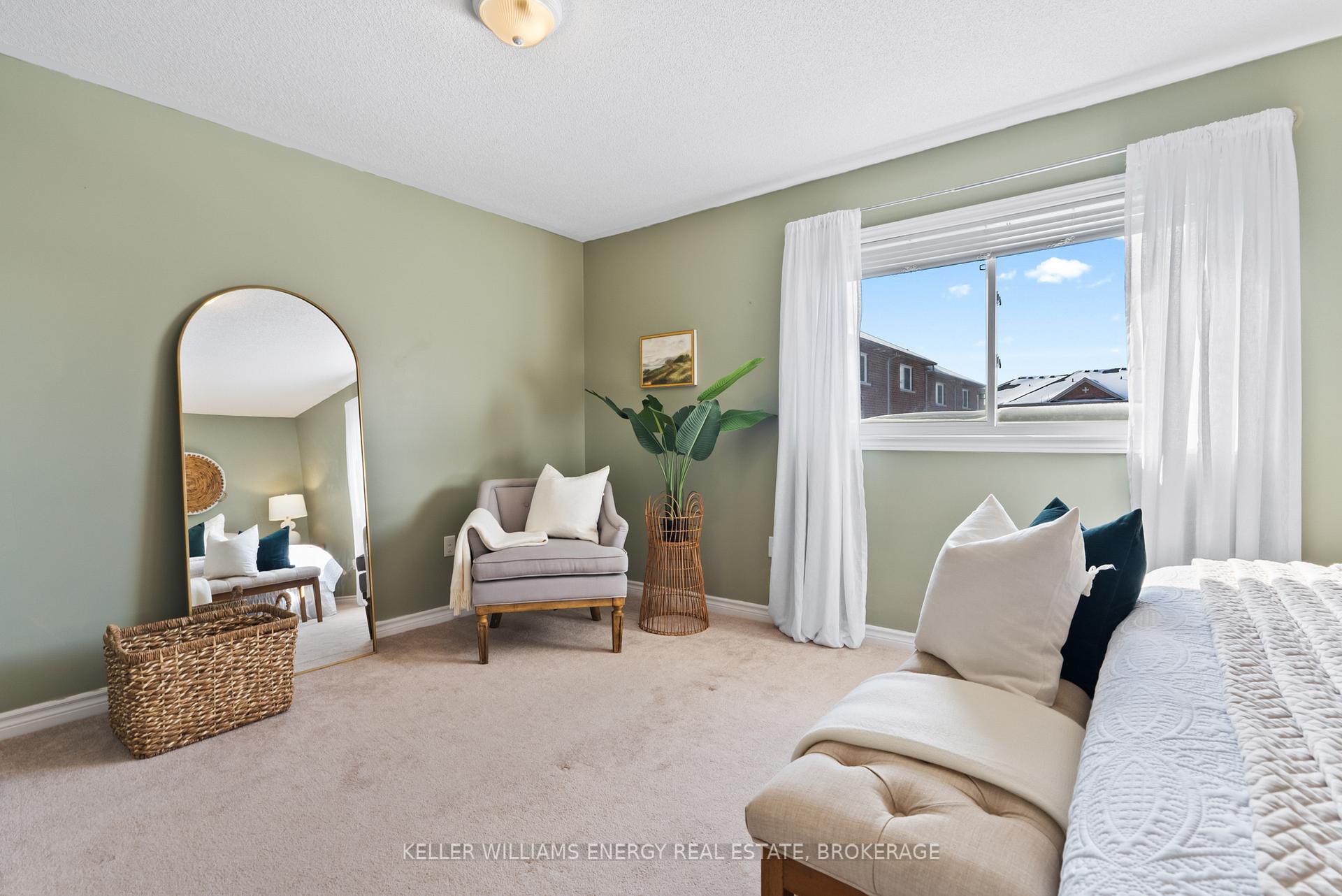 Photo 18 of 8 Ken Bromley Lane, Clarington, Bowmanville — HOMEH