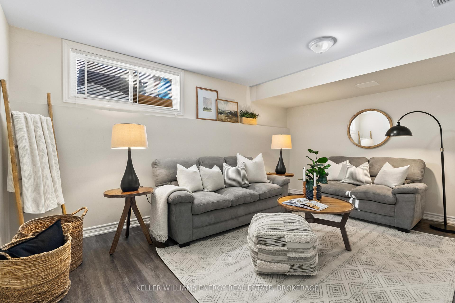 Photo 27 of 8 Ken Bromley Lane, Clarington, Bowmanville — HOMEH