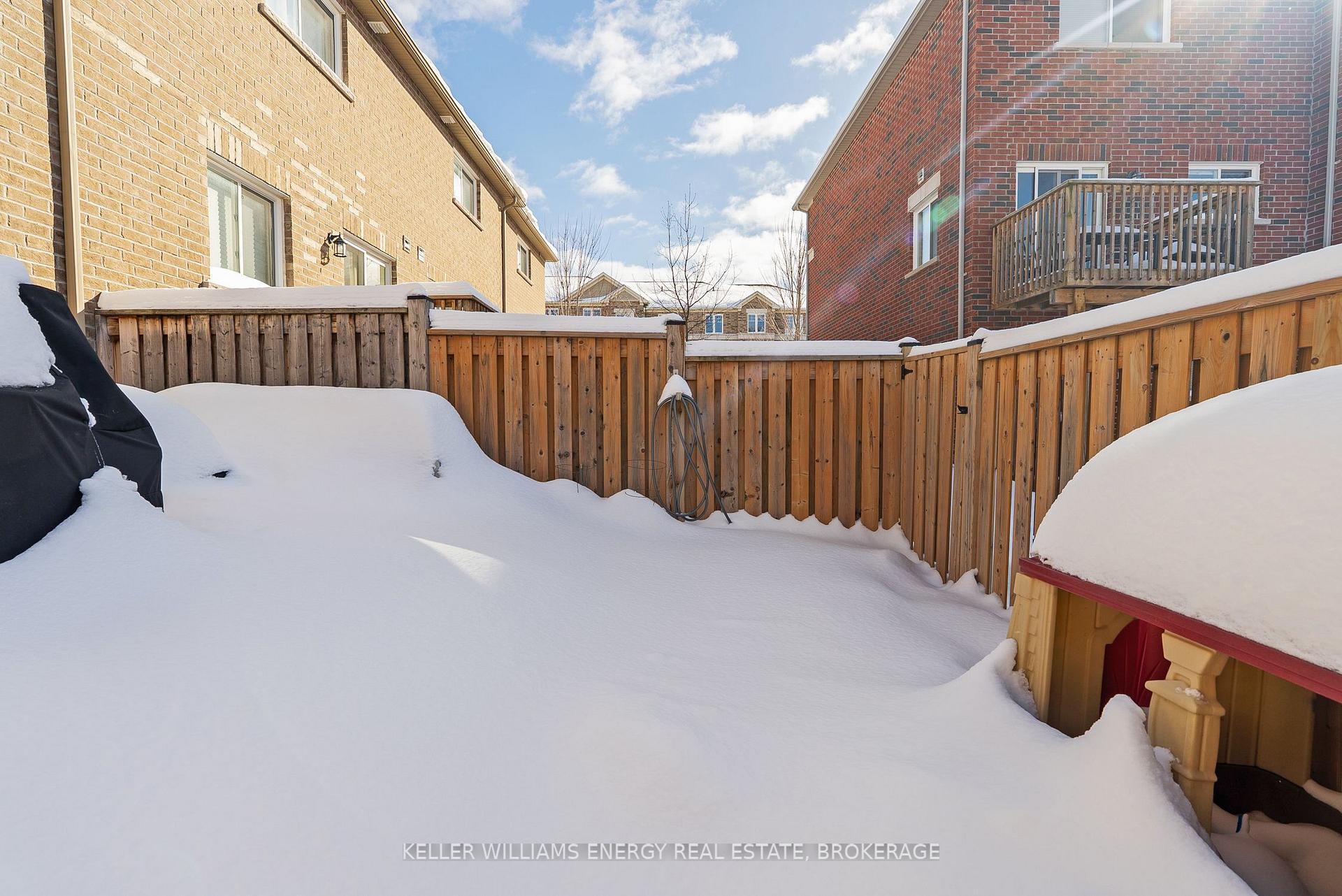 Photo 33 of 8 Ken Bromley Lane, Clarington, Bowmanville — HOMEH