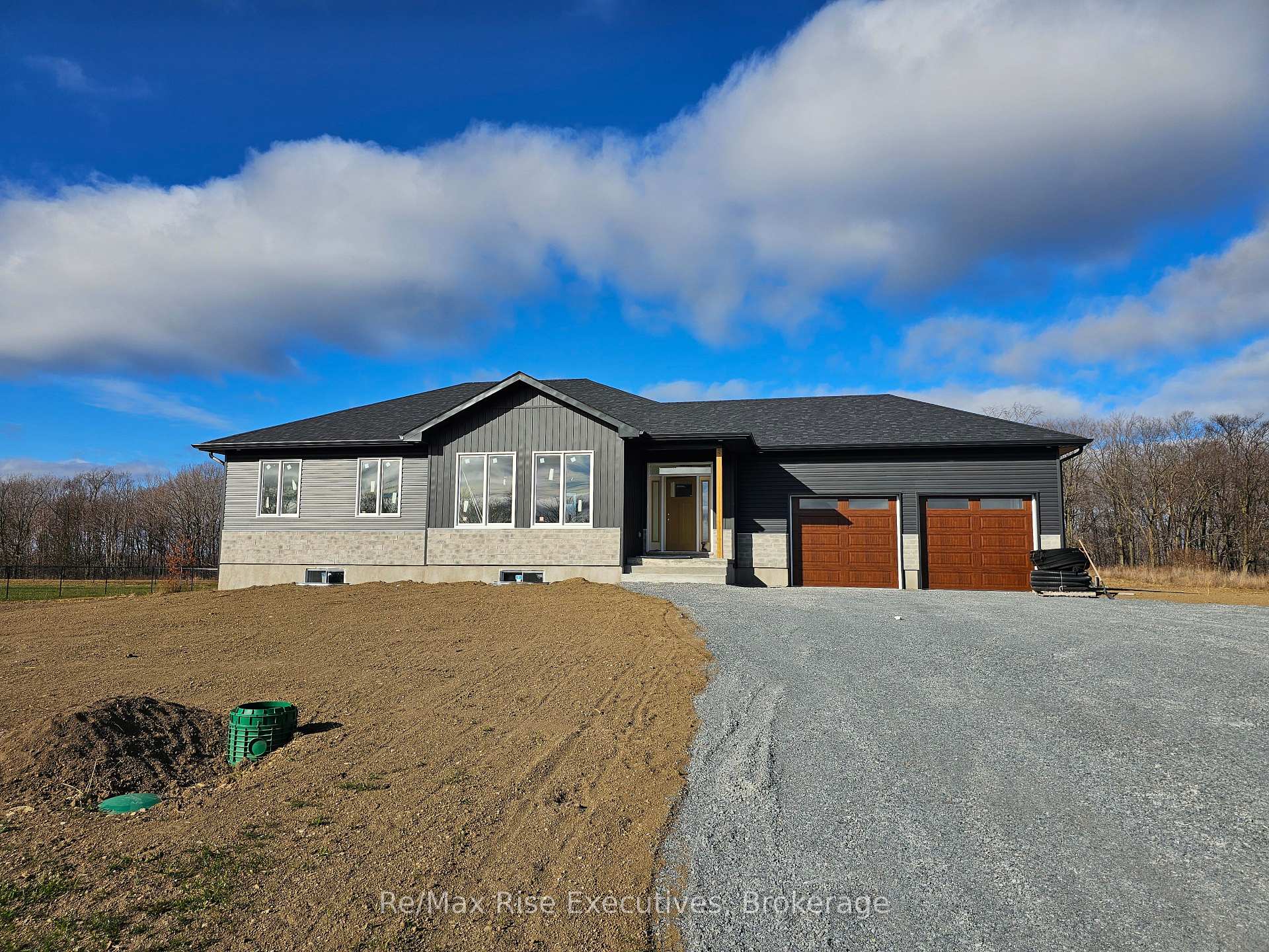 Photo 1 of 1310 Rutledge Road, Frontenac, Frontenac South — HOMEH