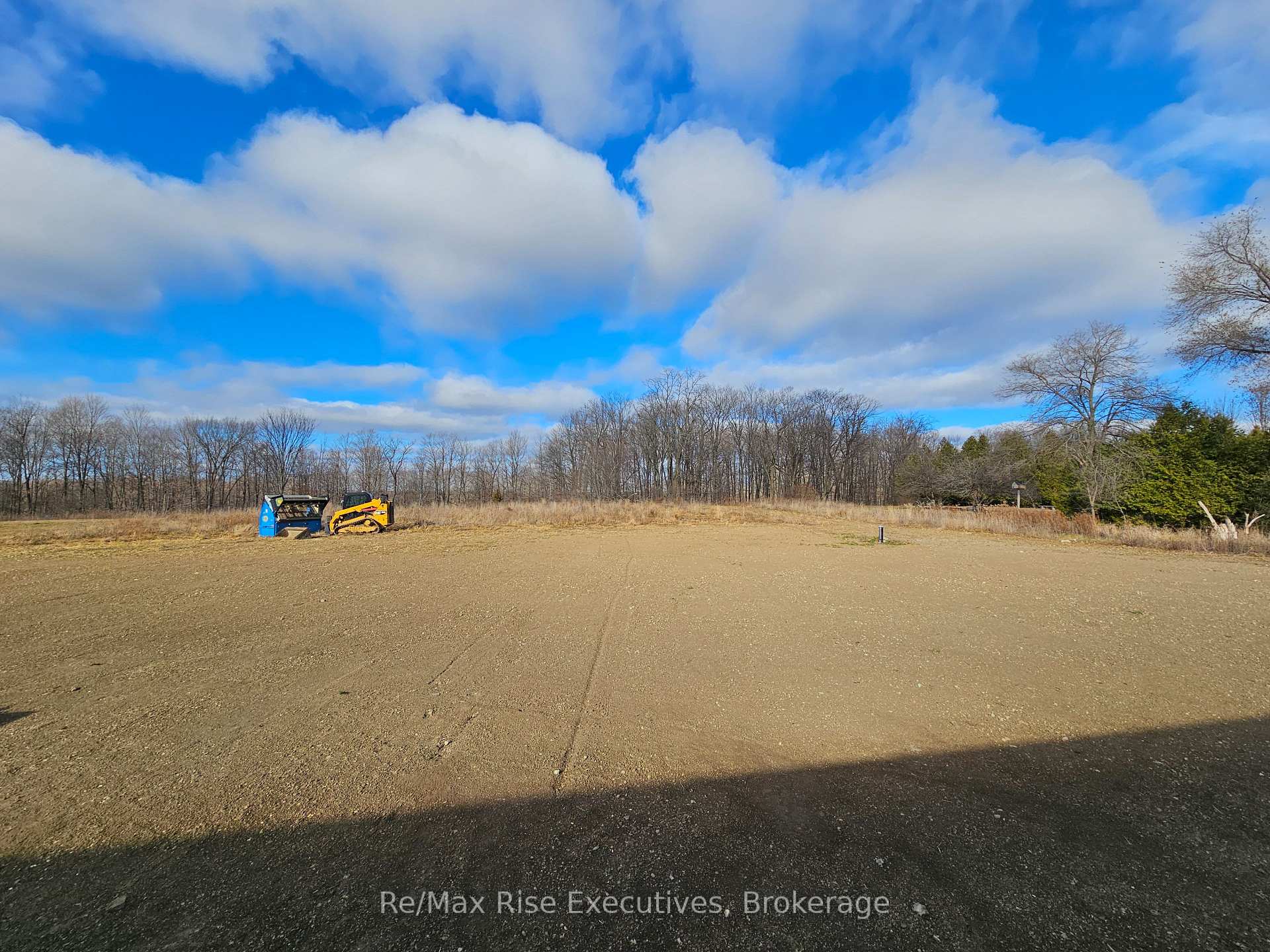 Photo 3 of 1310 Rutledge Road, Frontenac, Frontenac South — HOMEH