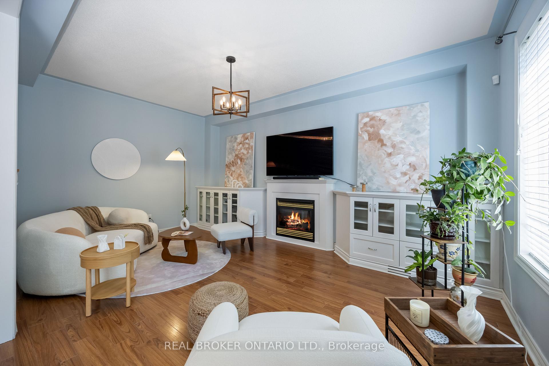 Photo 2 of 51 Haverhill Terrace, Aurora, Bayview Wellington — HOMEH
