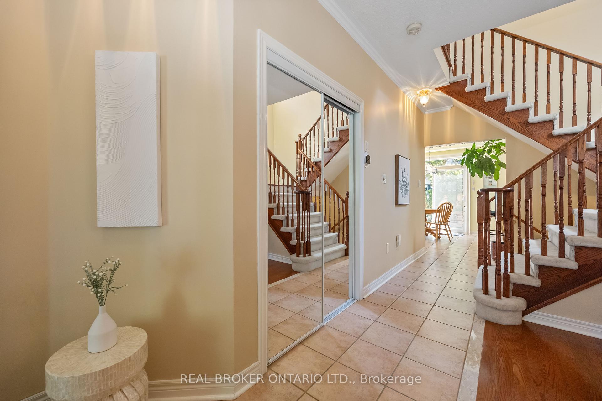 Photo 13 of 51 Haverhill Terrace, Aurora, Bayview Wellington — HOMEH