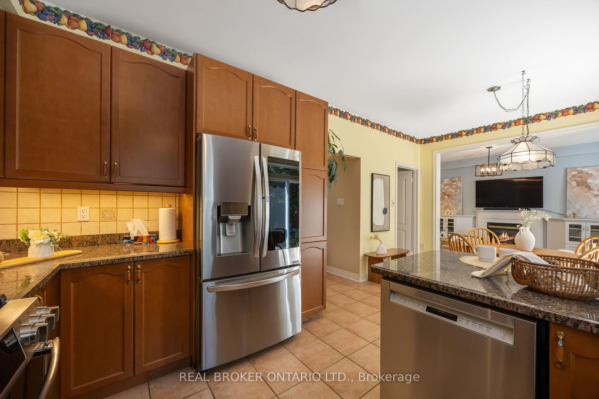 Photo 19 of 51 Haverhill Terrace, Aurora, Bayview Wellington — HOMEH