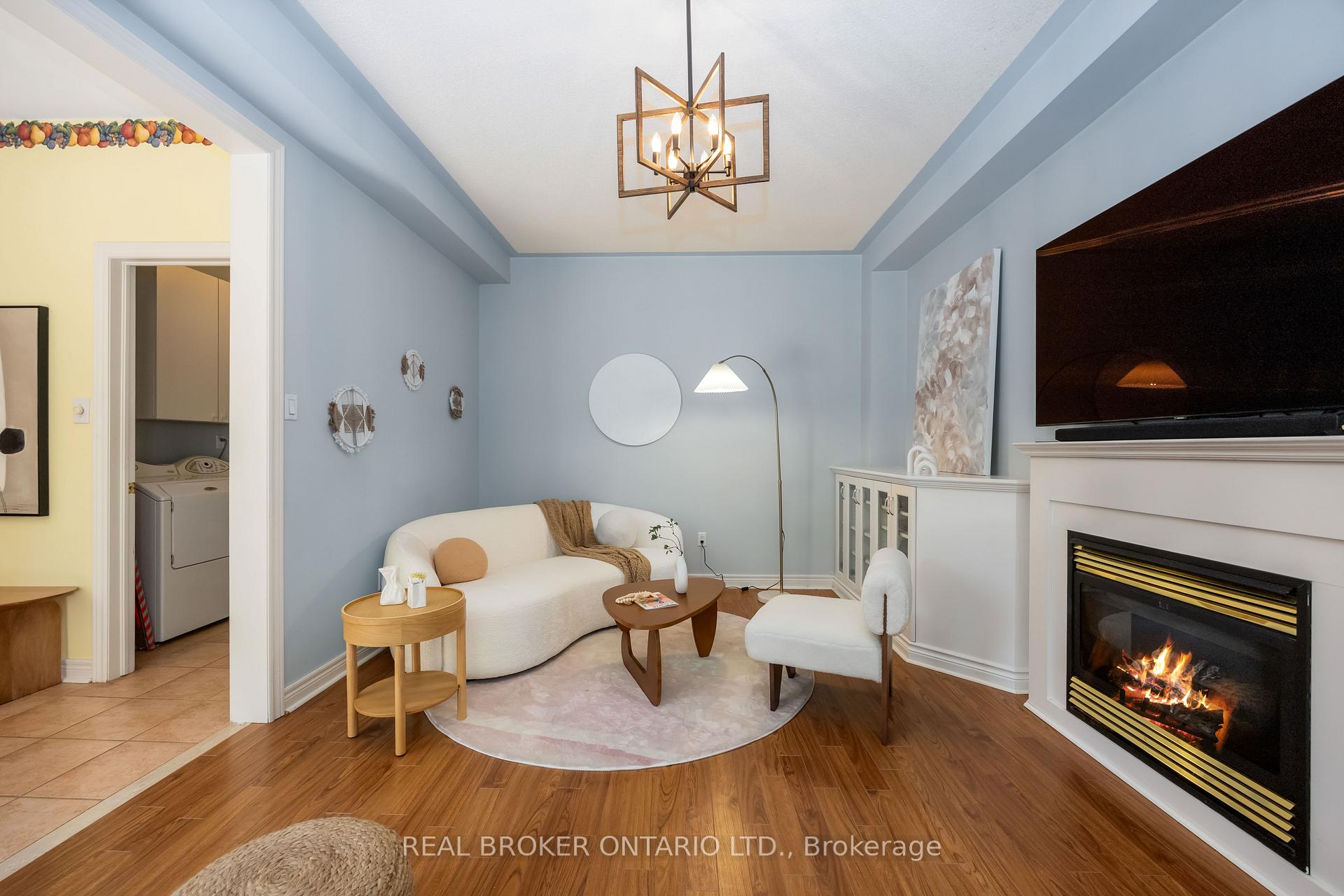 Photo 22 of 51 Haverhill Terrace, Aurora, Bayview Wellington — HOMEH