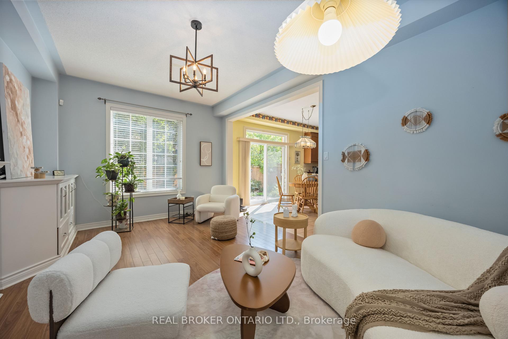 Photo 23 of 51 Haverhill Terrace, Aurora, Bayview Wellington — HOMEH