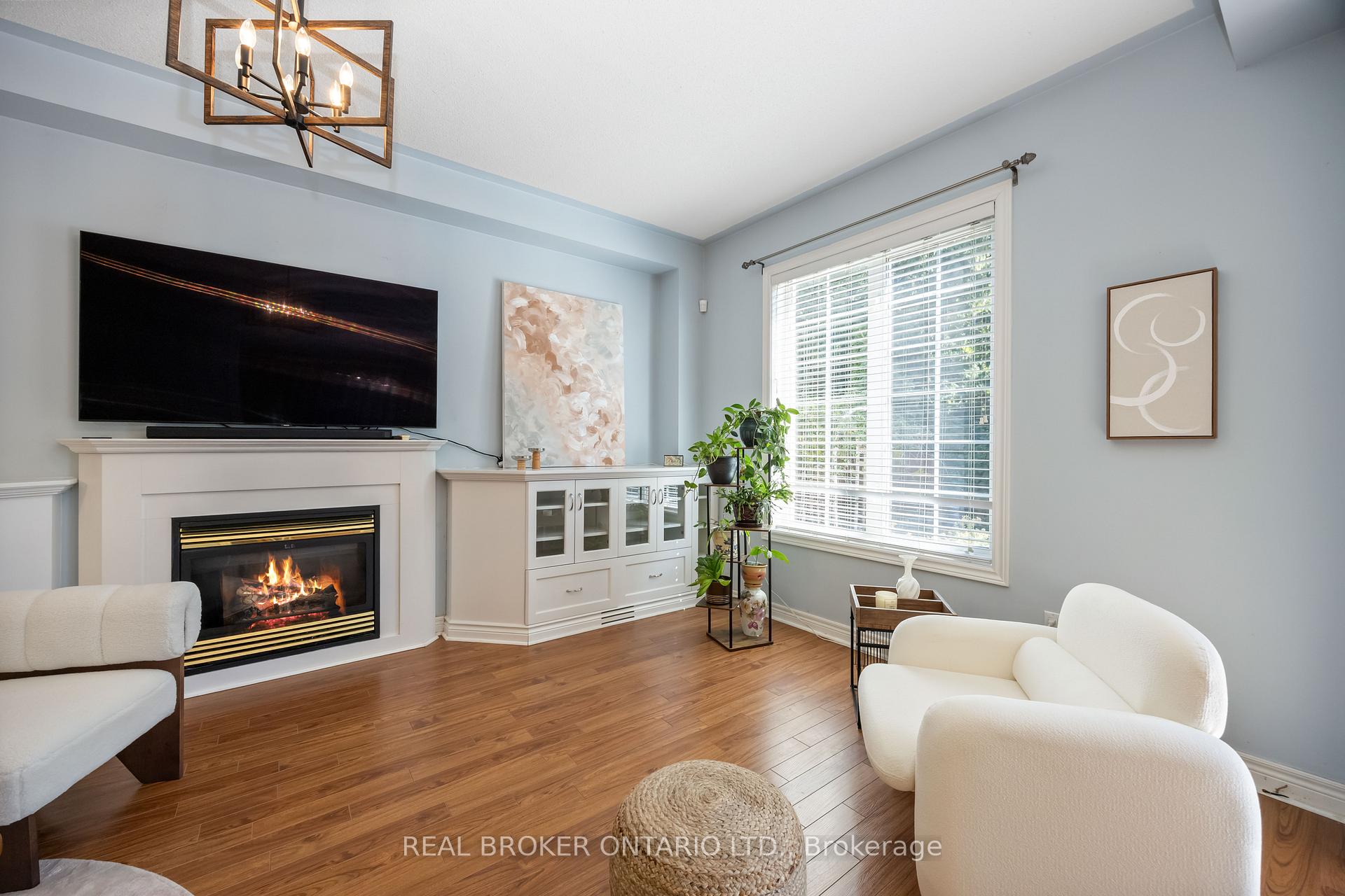 Photo 26 of 51 Haverhill Terrace, Aurora, Bayview Wellington — HOMEH