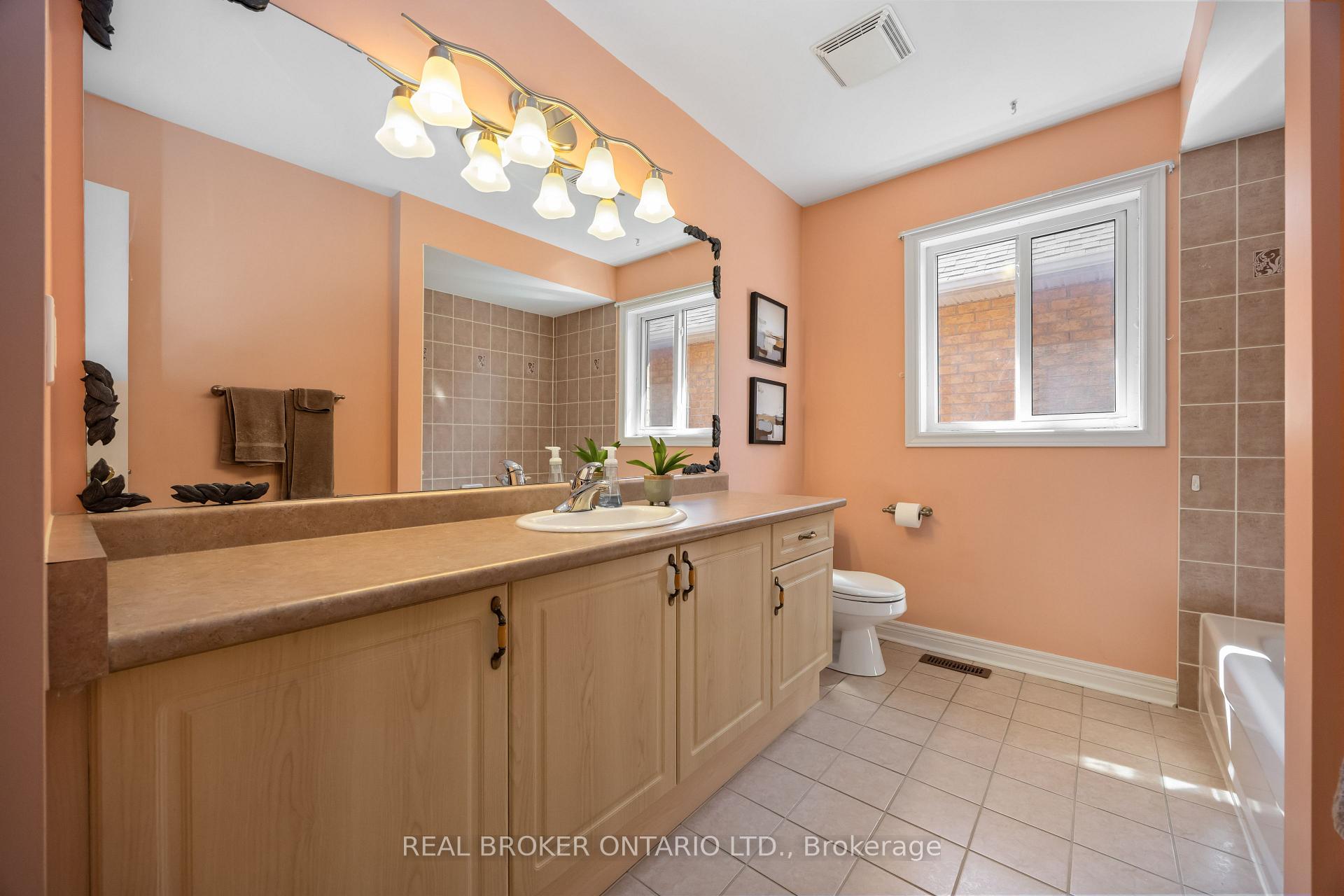 Photo 30 of 51 Haverhill Terrace, Aurora, Bayview Wellington — HOMEH