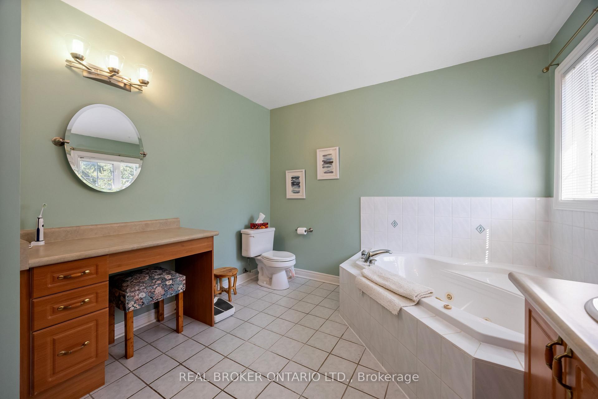 Photo 42 of 51 Haverhill Terrace, Aurora, Bayview Wellington — HOMEH