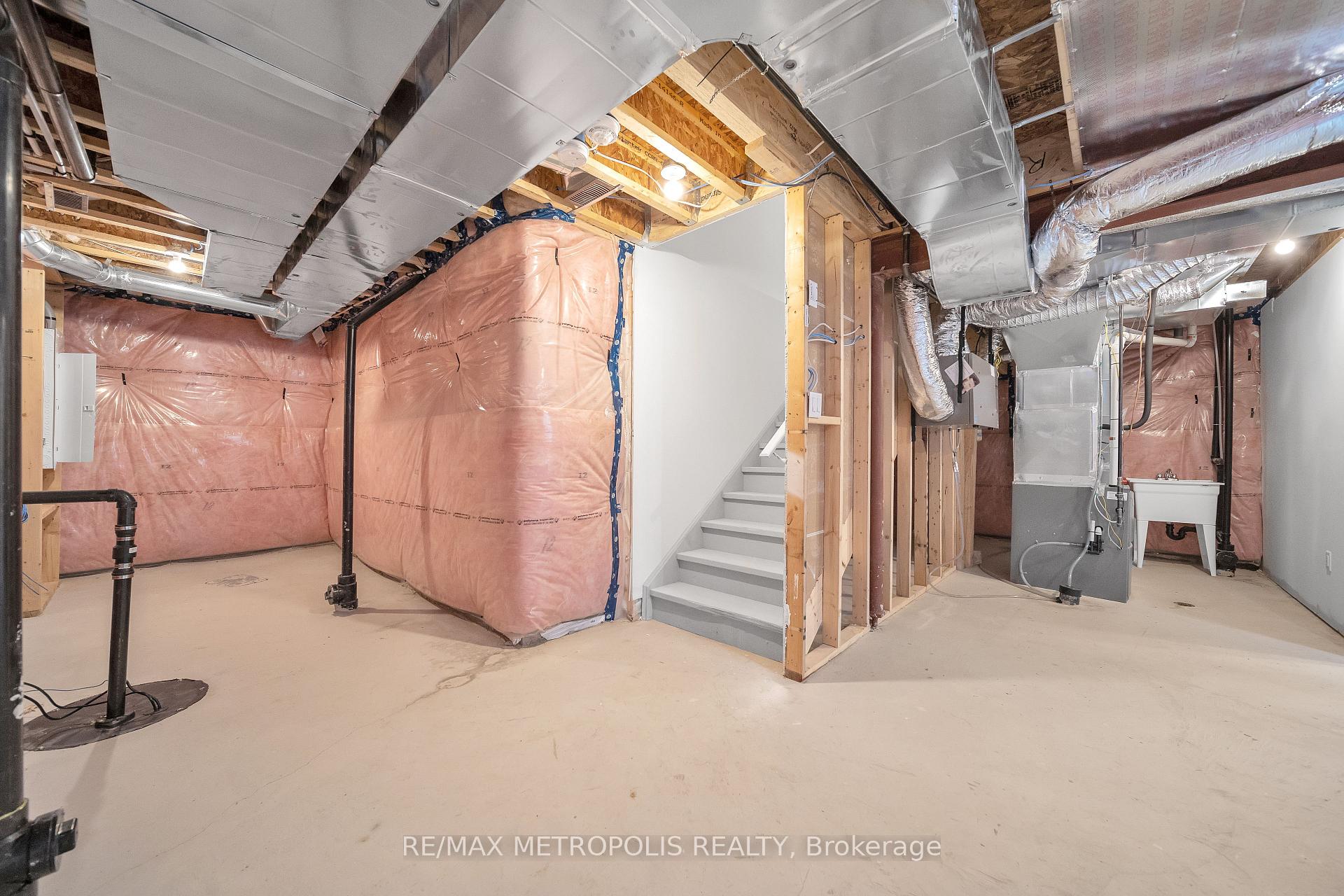 Photo 21 of 26 Gemini Drive, Barrie, Rural Barrie Southeast — HOMEH