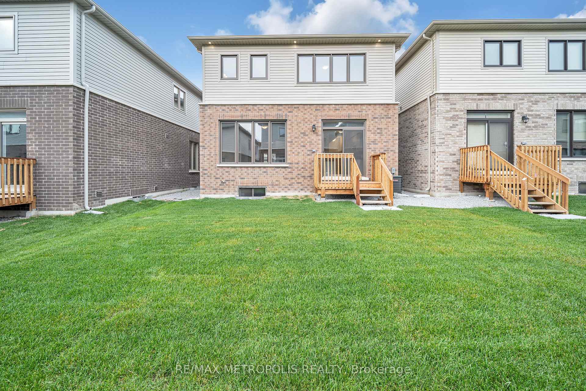Photo 24 of 26 Gemini Drive, Barrie, Rural Barrie Southeast — HOMEH