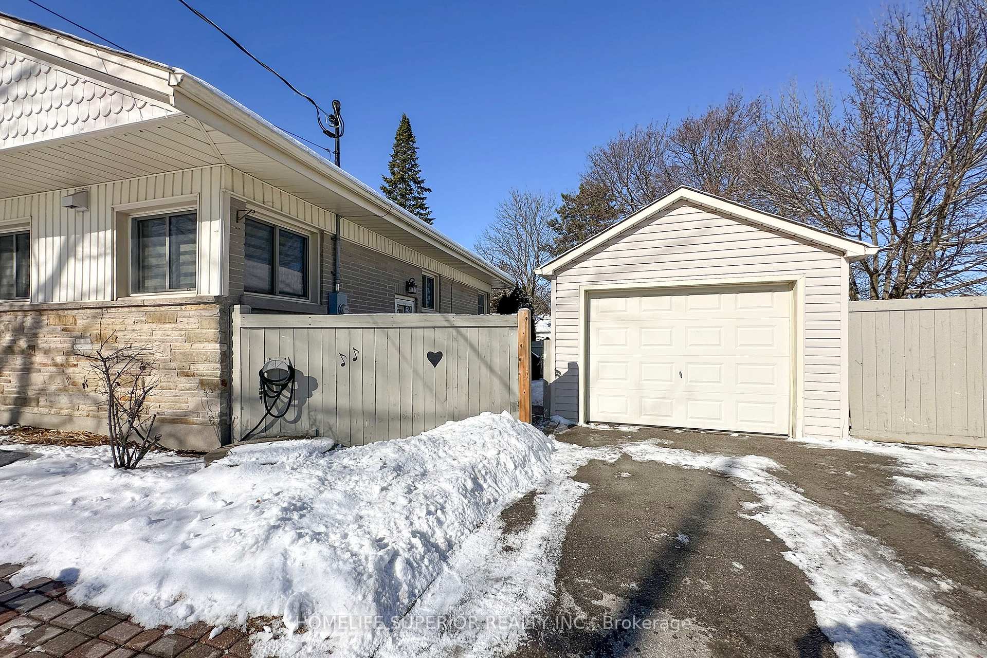 Photo 33 of 34 Phair Avenue E, Clarington, Courtice — HOMEH