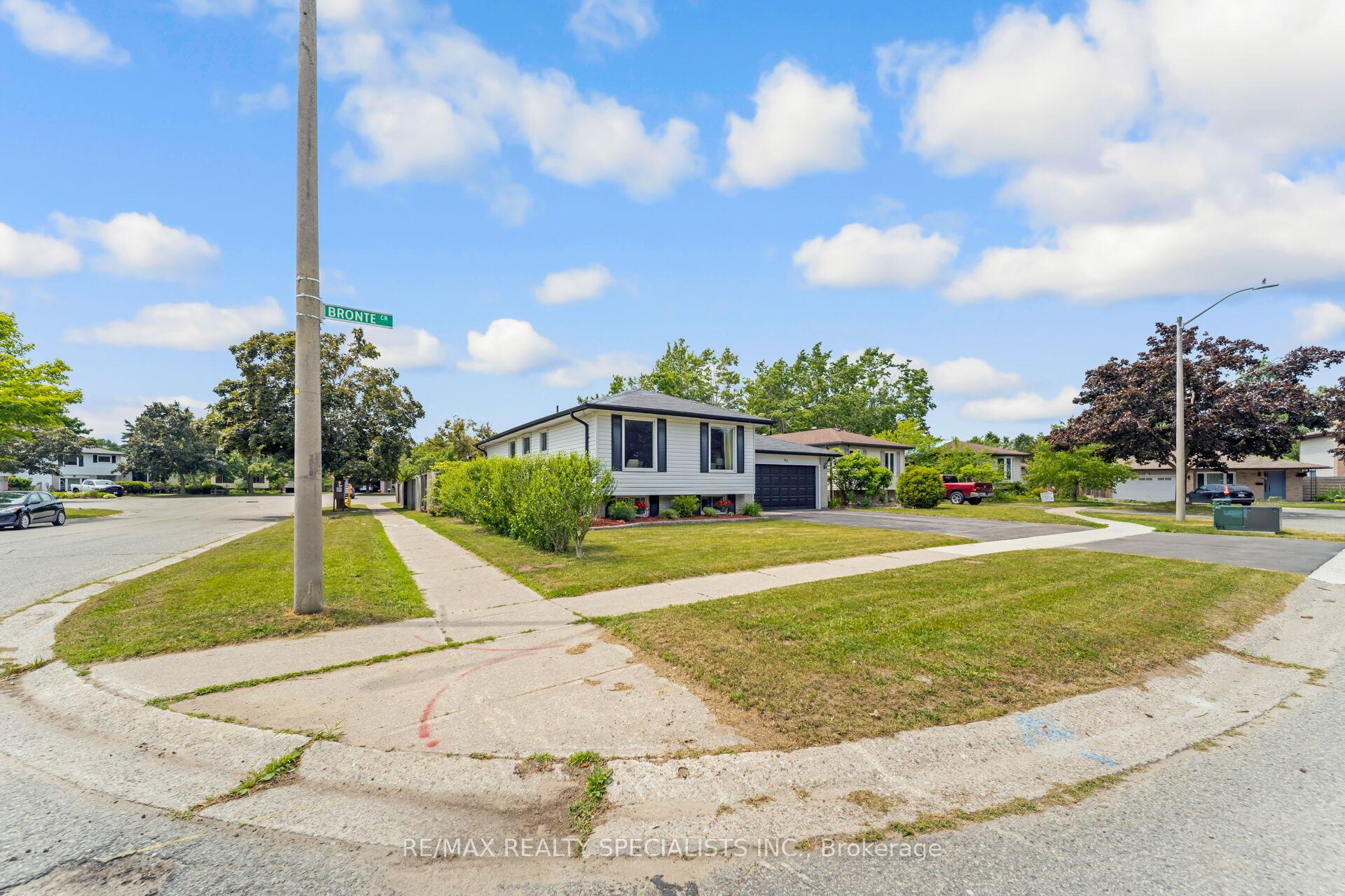 Photo 6 of 65 Bronte Crescent, Barrie, Letitia Heights — HOMEH