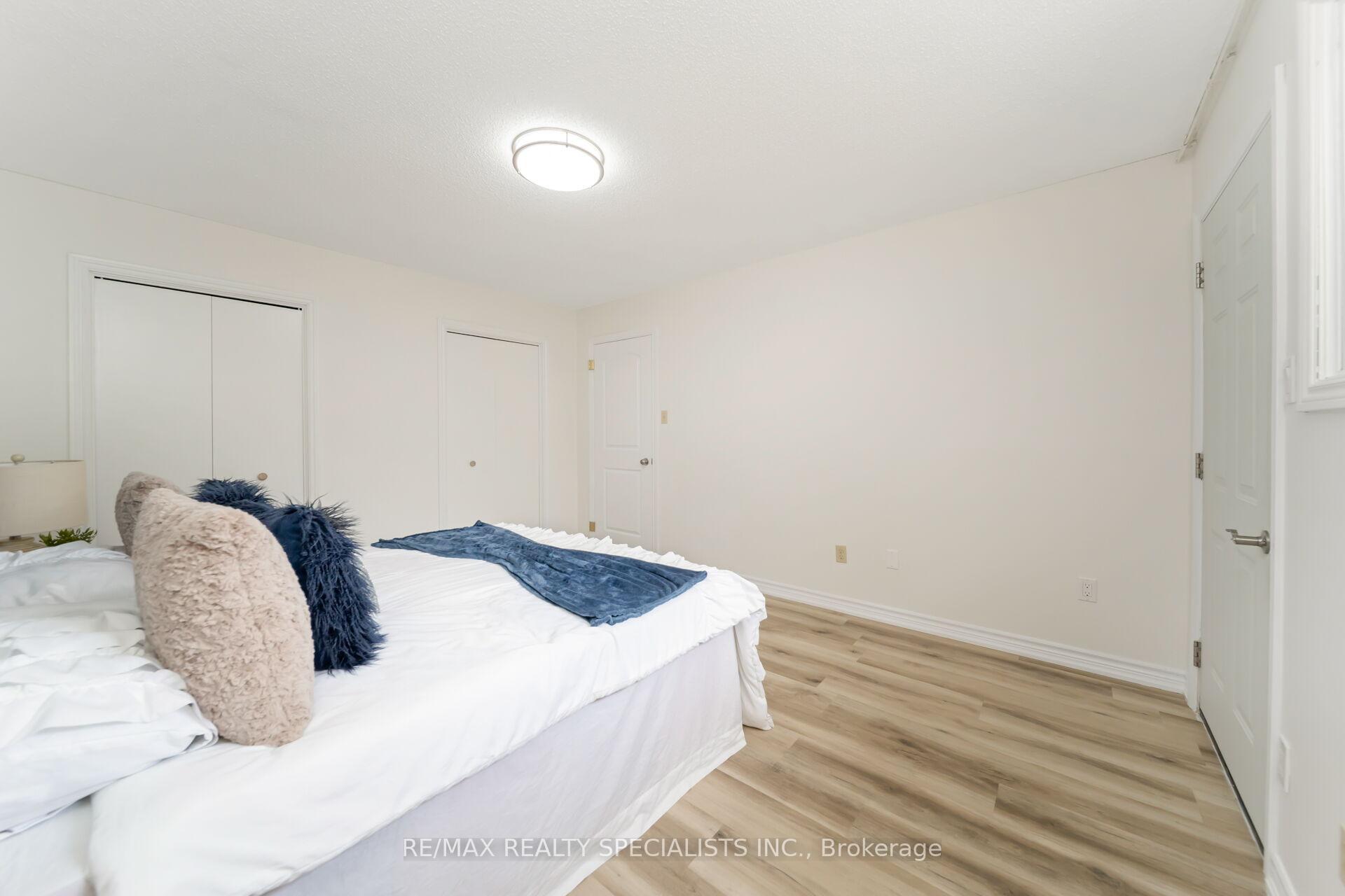 Photo 29 of 65 Bronte Crescent, Barrie, Letitia Heights — HOMEH