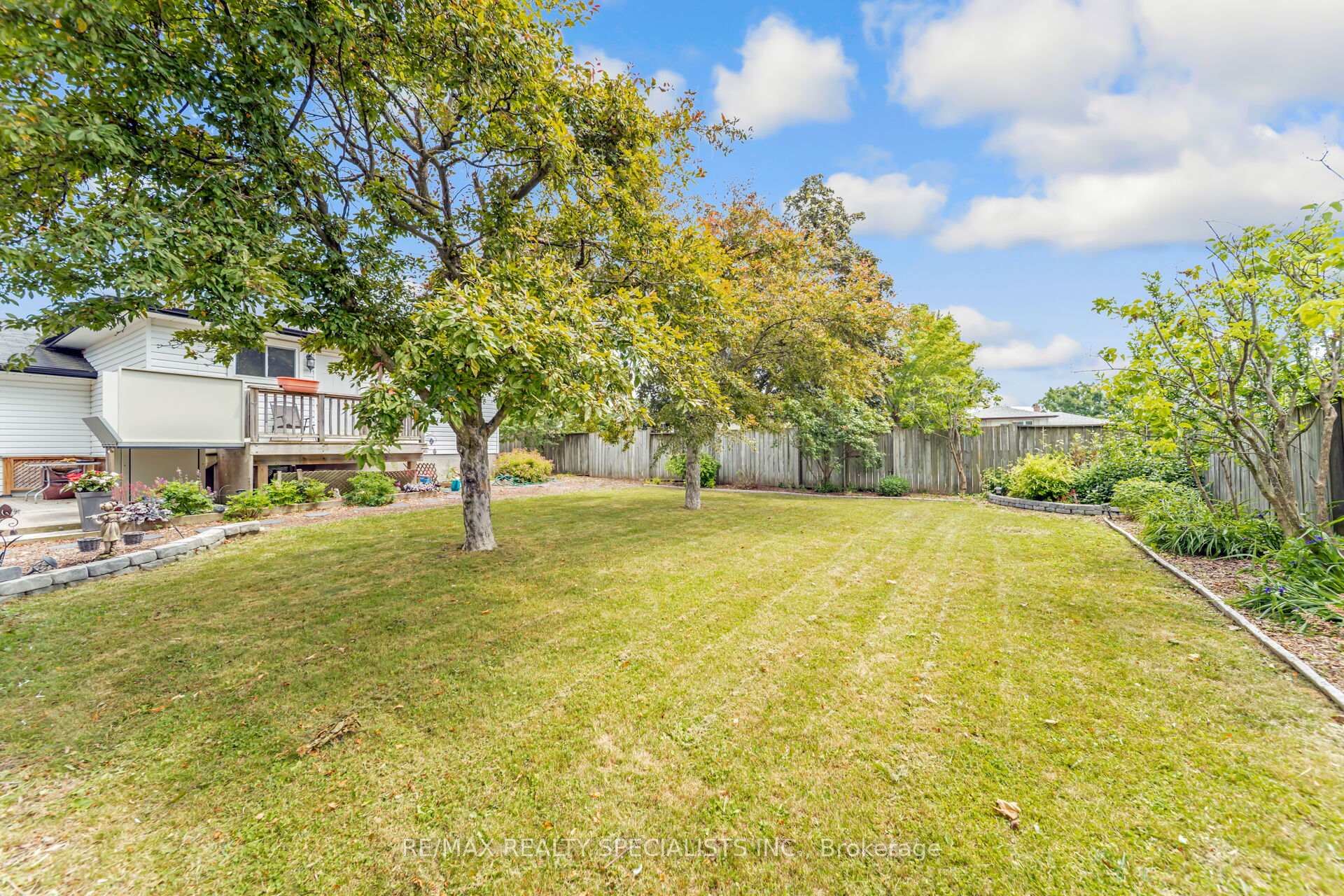 Photo 45 of 65 Bronte Crescent, Barrie, Letitia Heights — HOMEH