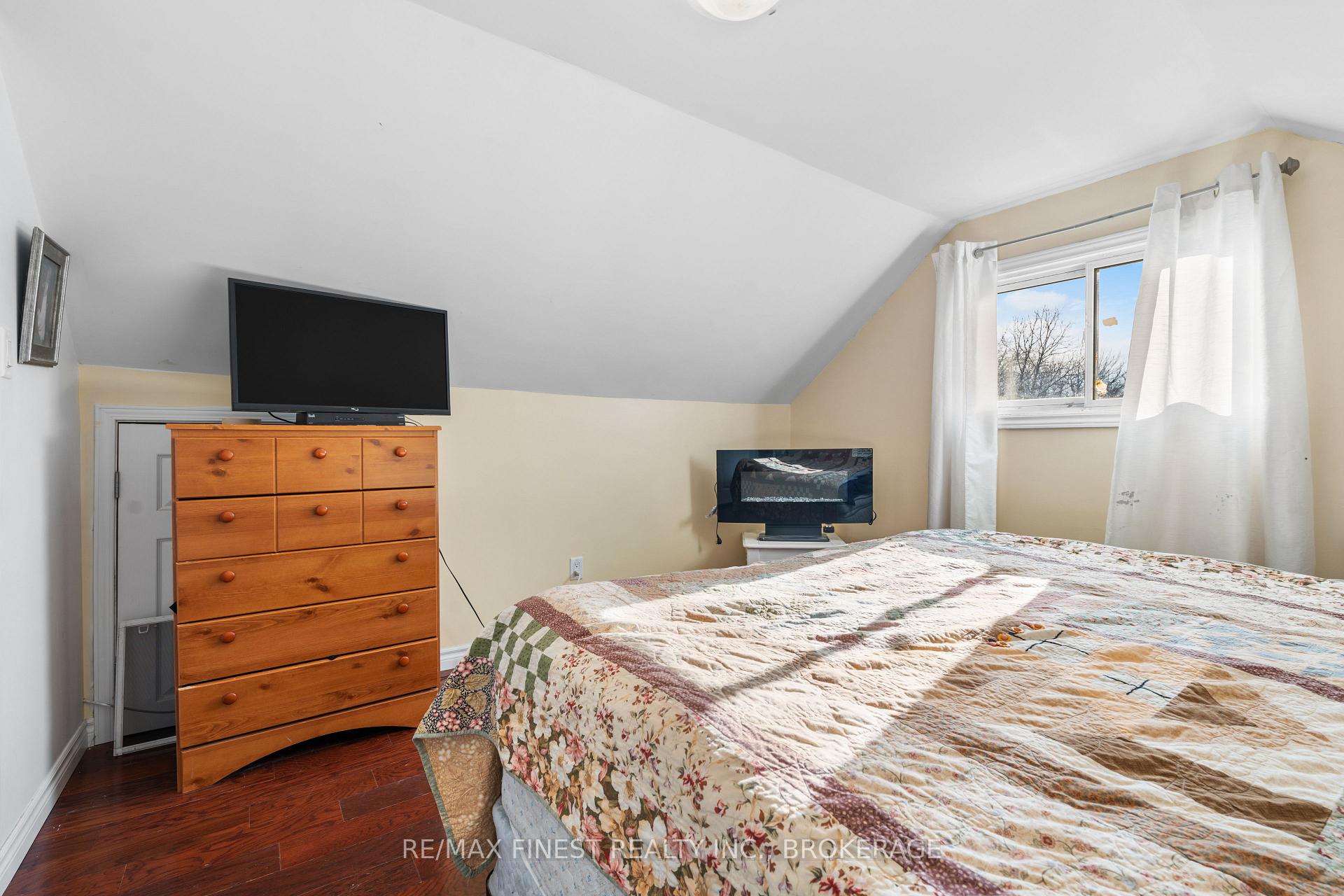 Photo 18 of 6432 Craig Road, Frontenac, Frontenac South — HOMEH