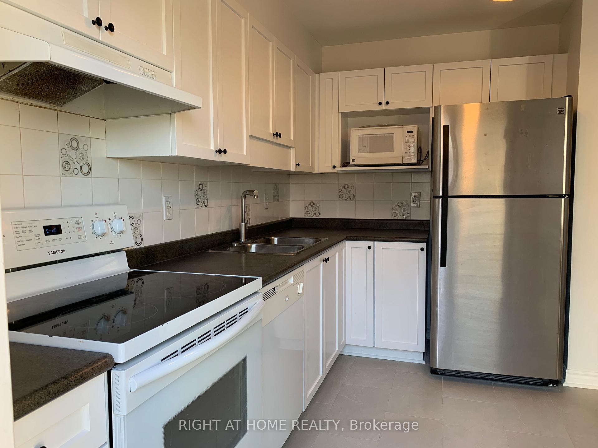 Photo 8 of 96 Chesapeake Crescent, Ottawa, Barrhaven - Cedargrove/Fraserdale — HOMEH