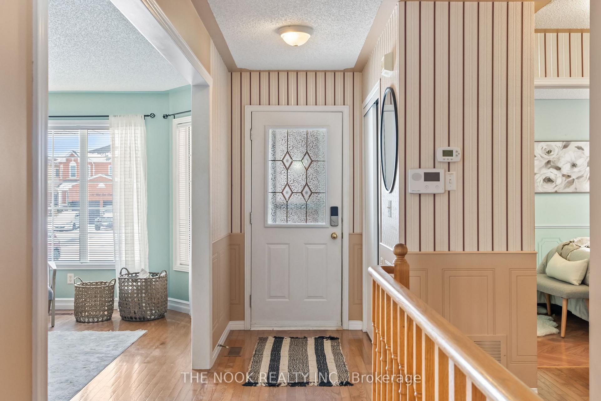 Photo 4 of 137 West Side Drive, Clarington, Bowmanville — HOMEH