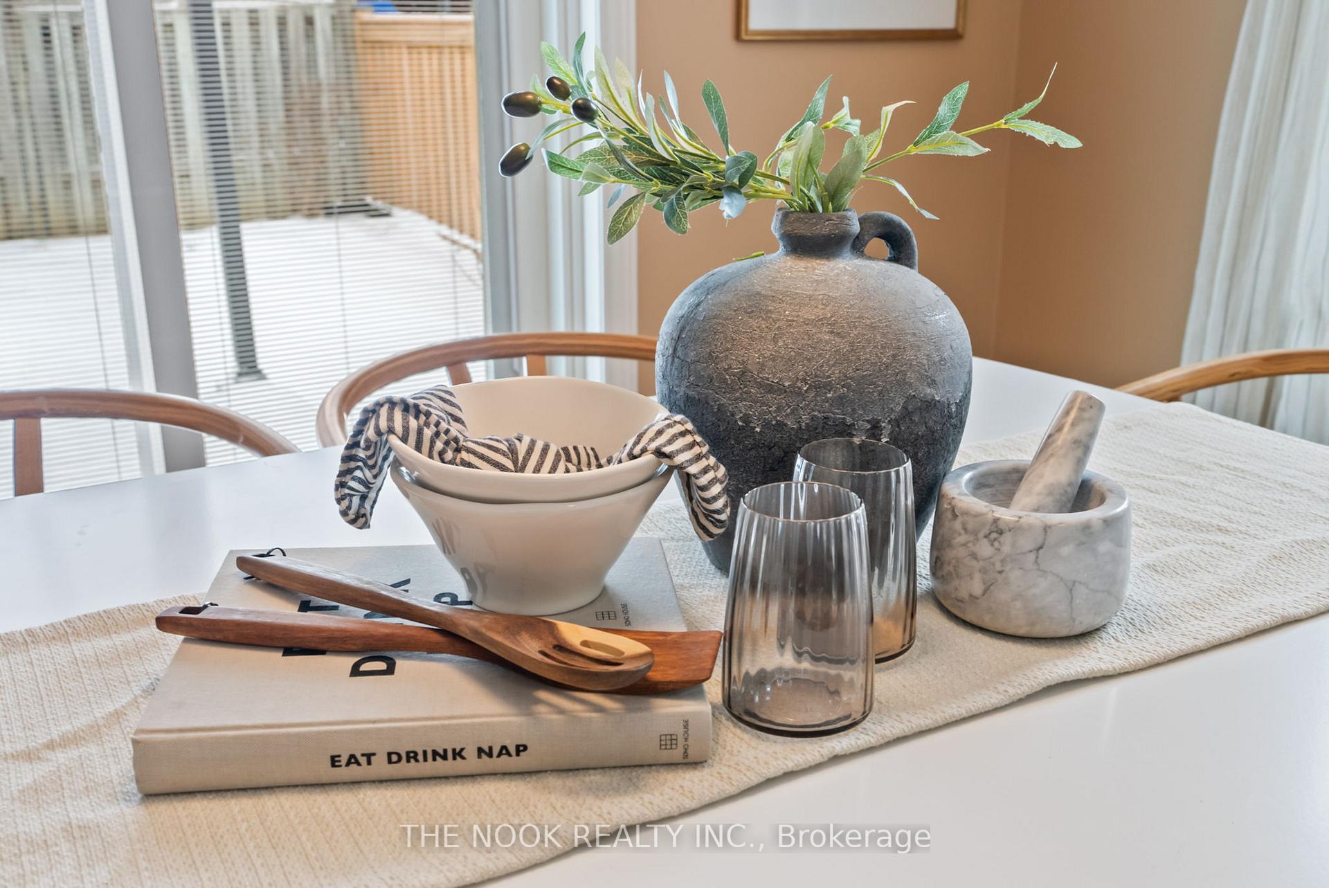 Photo 11 of 137 West Side Drive, Clarington, Bowmanville — HOMEH