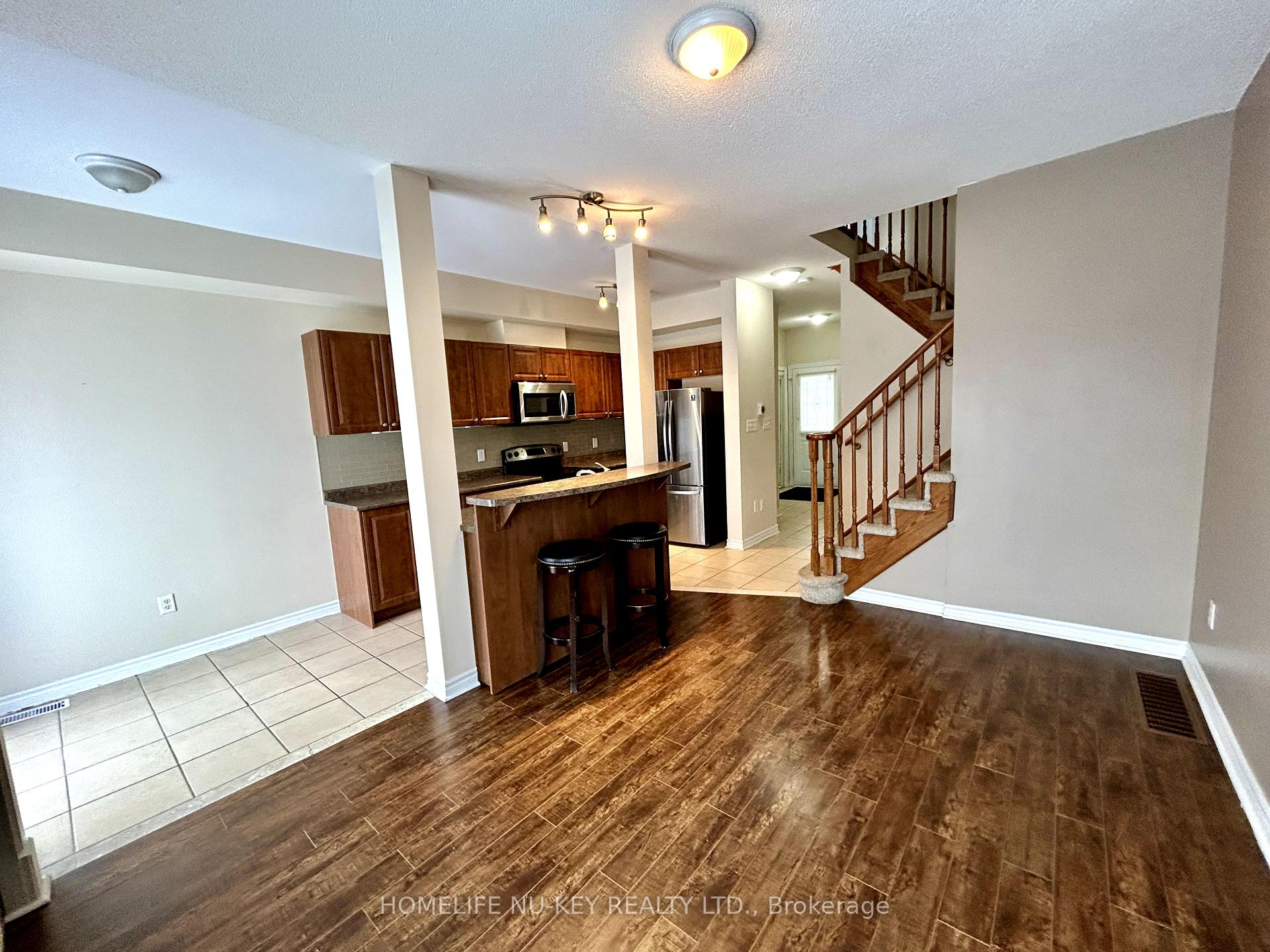 Photo 9 of 7 Arch Brown Court, Barrie, East Bayfield — HOMEH