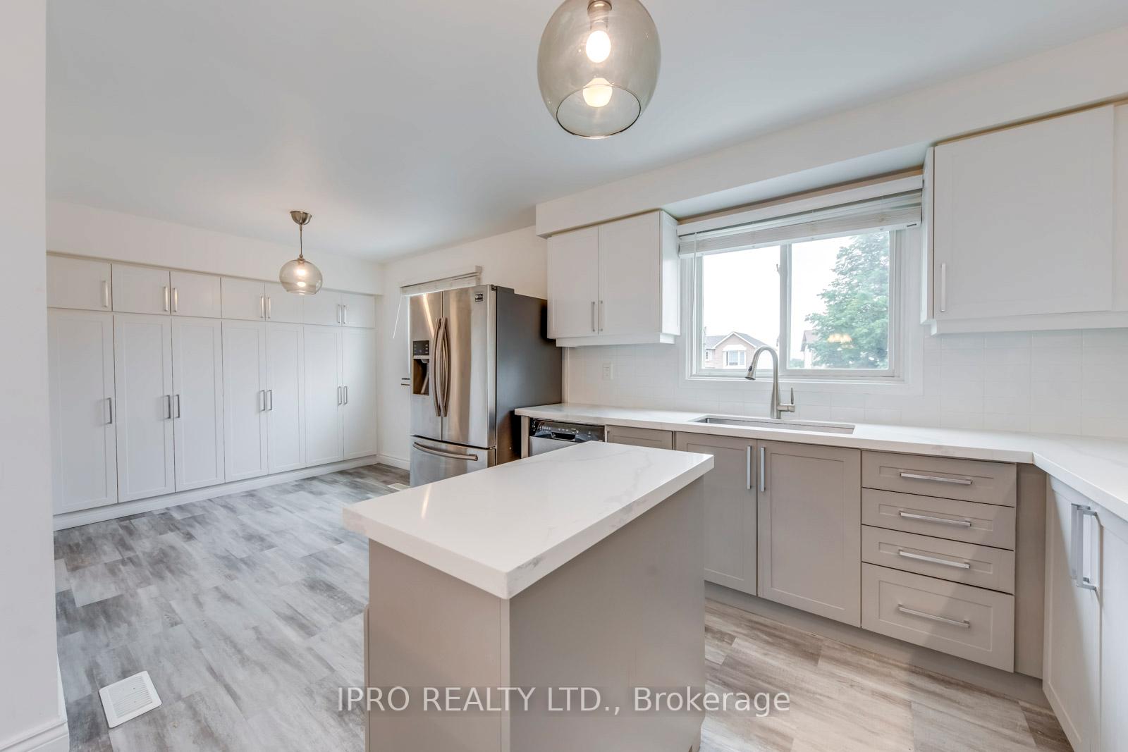 Photo 7 of 7 Wright Crescent, Ajax, Central — HOMEH