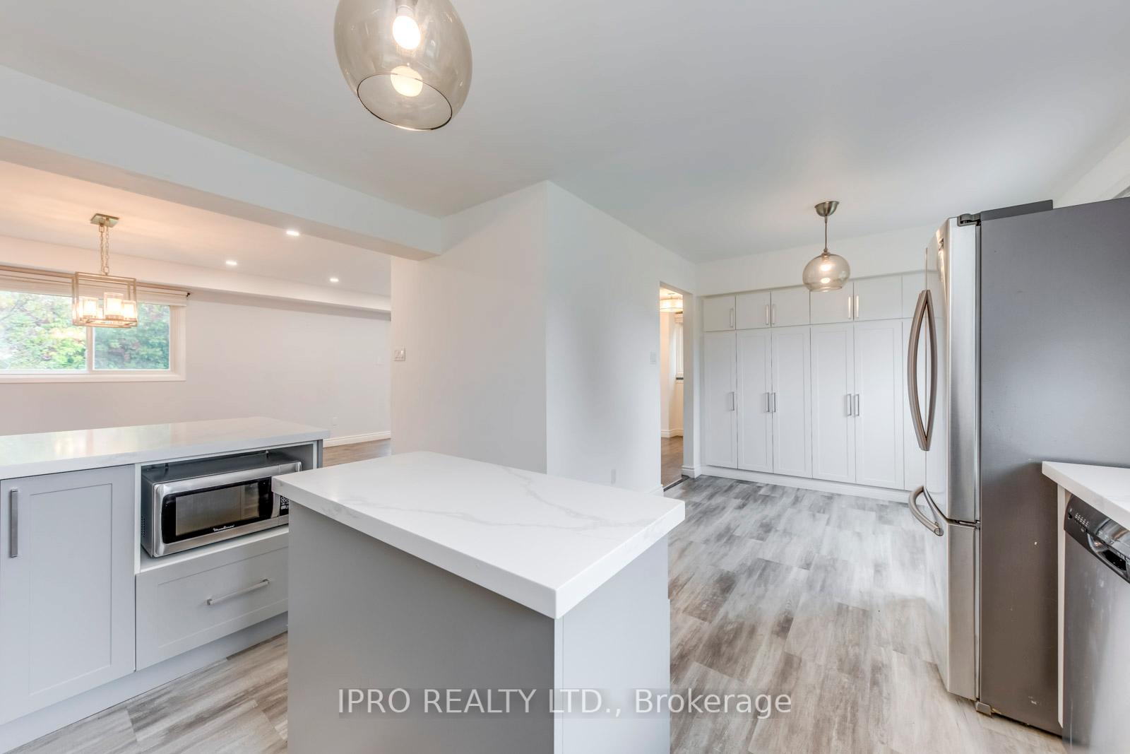 Photo 9 of 7 Wright Crescent, Ajax, Central — HOMEH