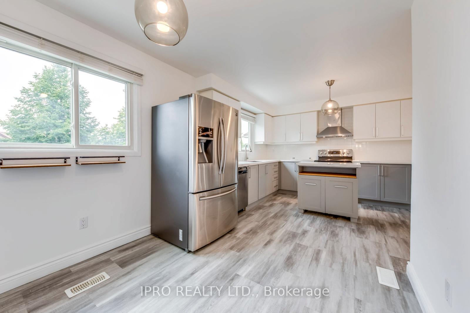 Photo 13 of 7 Wright Crescent, Ajax, Central — HOMEH