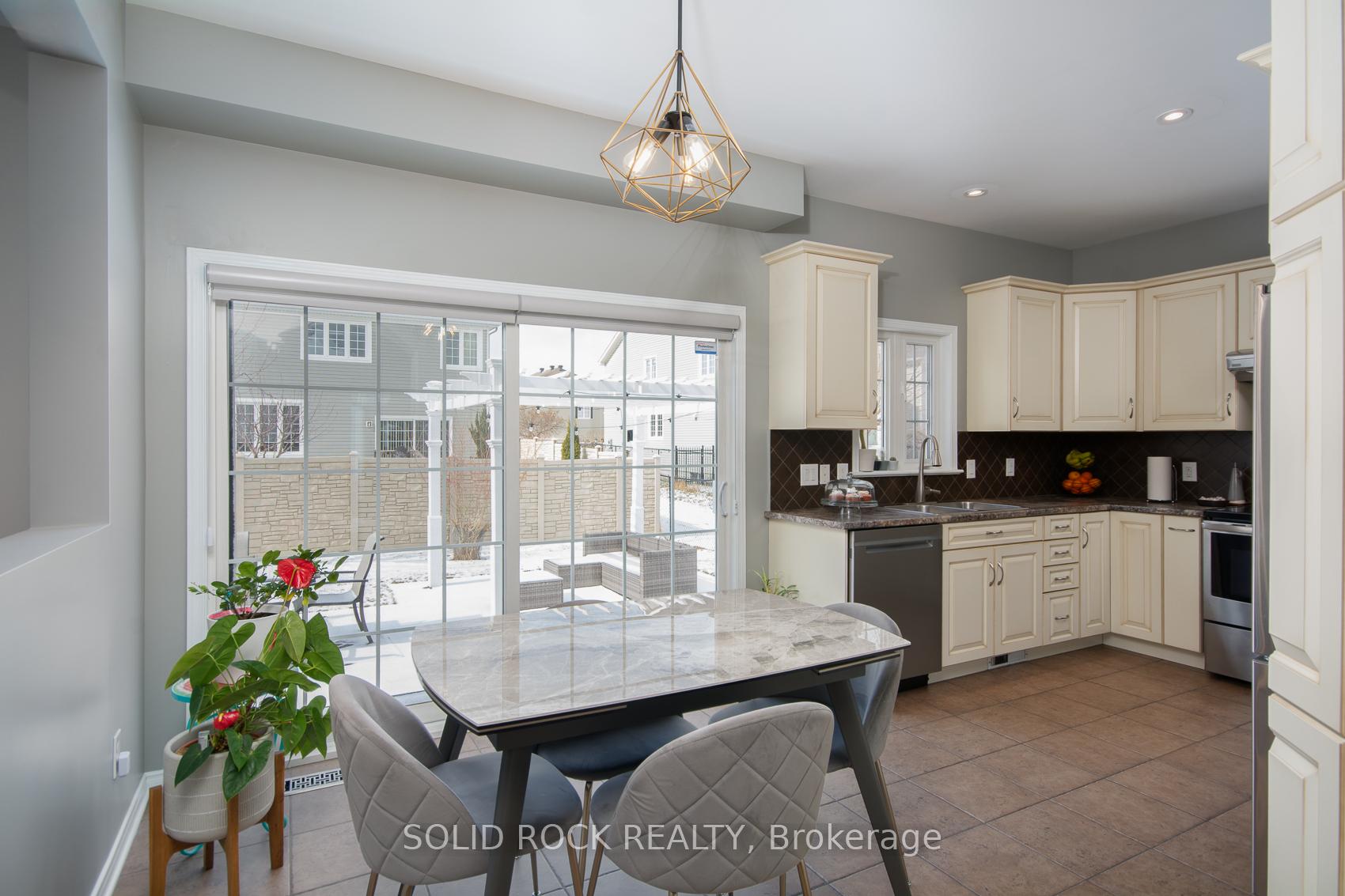 Photo 11 of 532 Carina Crescent, Ottawa, Barrhaven - Stonebridge — HOMEH