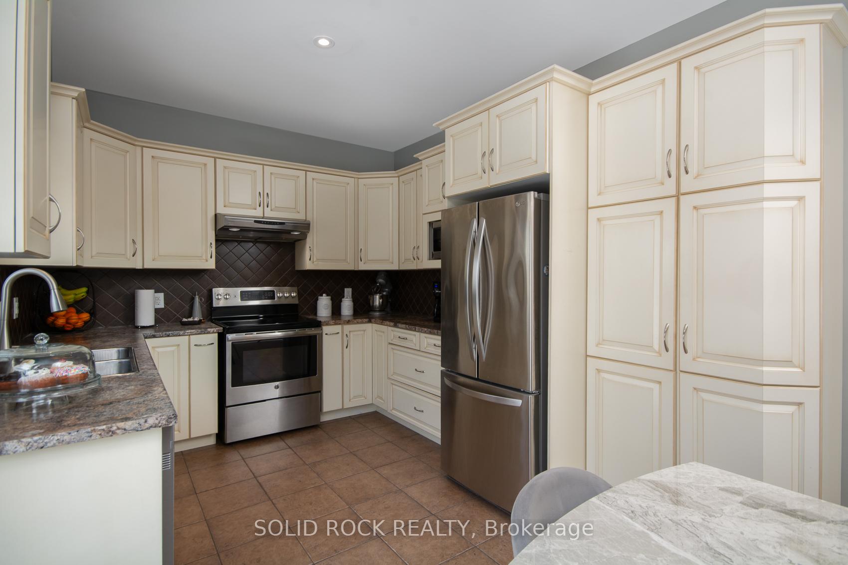 Photo 12 of 532 Carina Crescent, Ottawa, Barrhaven - Stonebridge — HOMEH