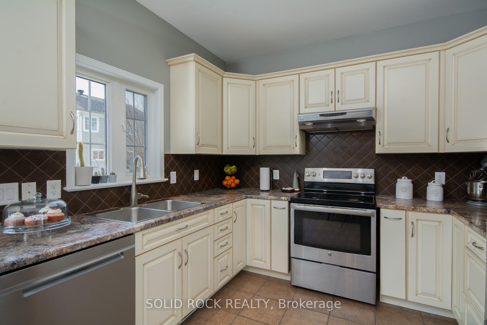 Photo 13 of 532 Carina Crescent, Ottawa, Barrhaven - Stonebridge — HOMEH