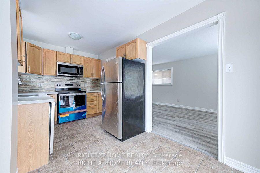 Photo 3 of 146 Cheltenham Road, Barrie, Georgian Drive — HOMEH