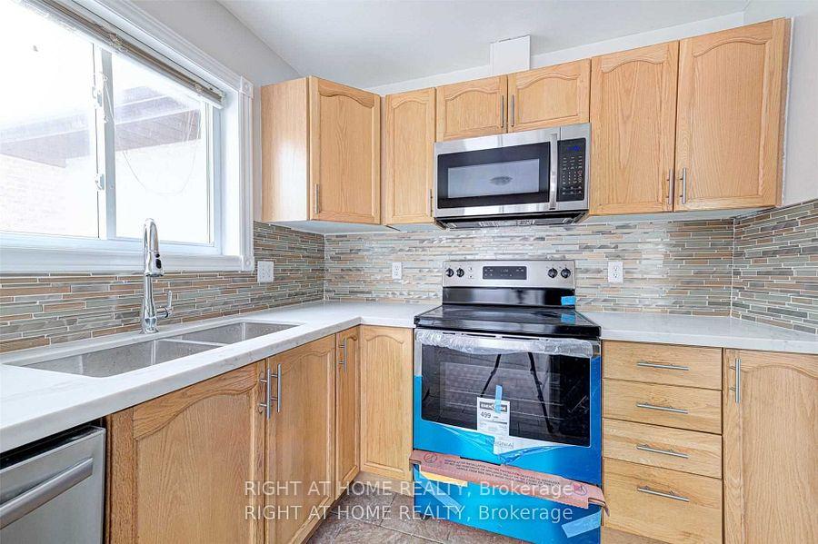 Photo 5 of 146 Cheltenham Road, Barrie, Georgian Drive — HOMEH