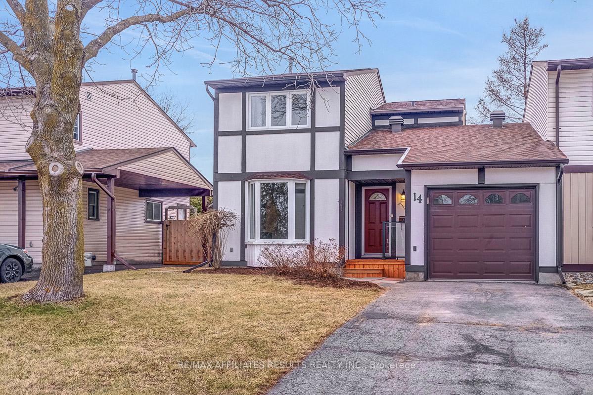 Photo 2 of 14 Exeter Drive, Ottawa, Barrhaven - On the Green — HOMEH