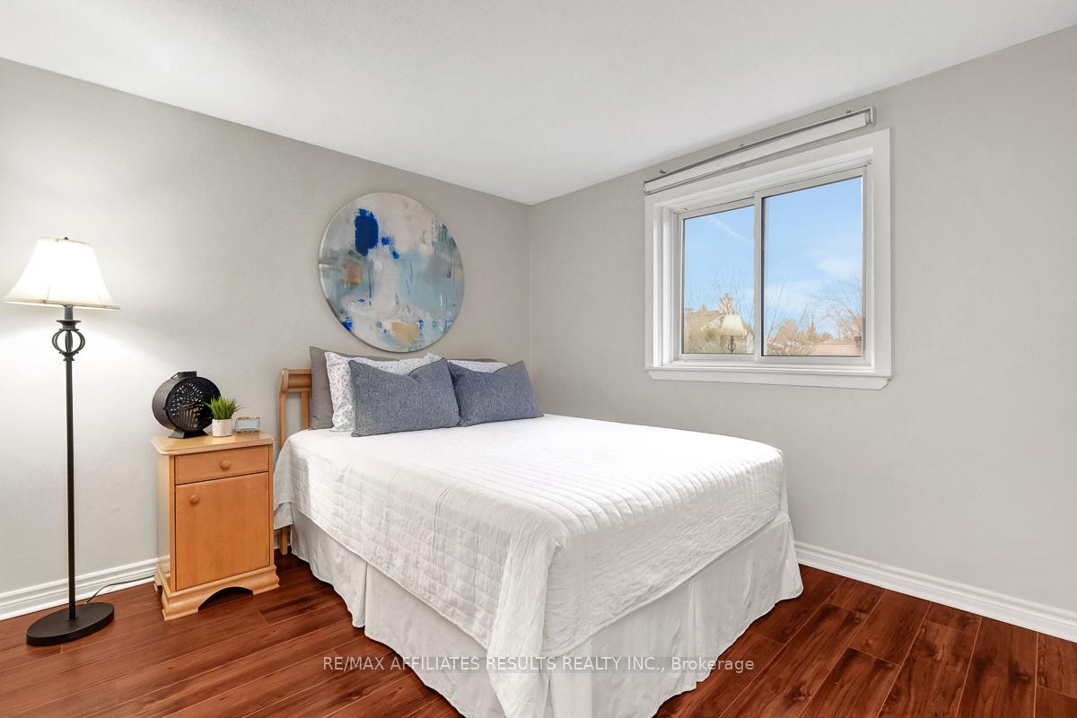 Photo 21 of 14 Exeter Drive, Ottawa, Barrhaven - On the Green — HOMEH