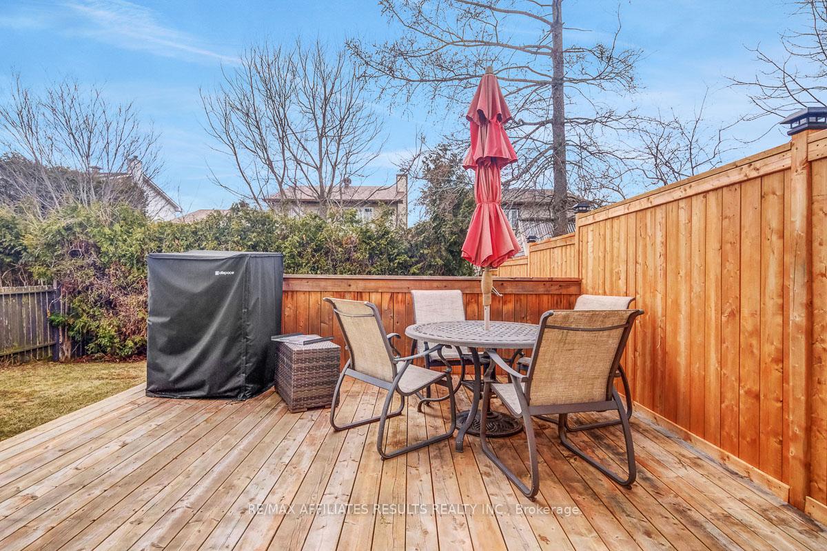Photo 33 of 14 Exeter Drive, Ottawa, Barrhaven - On the Green — HOMEH