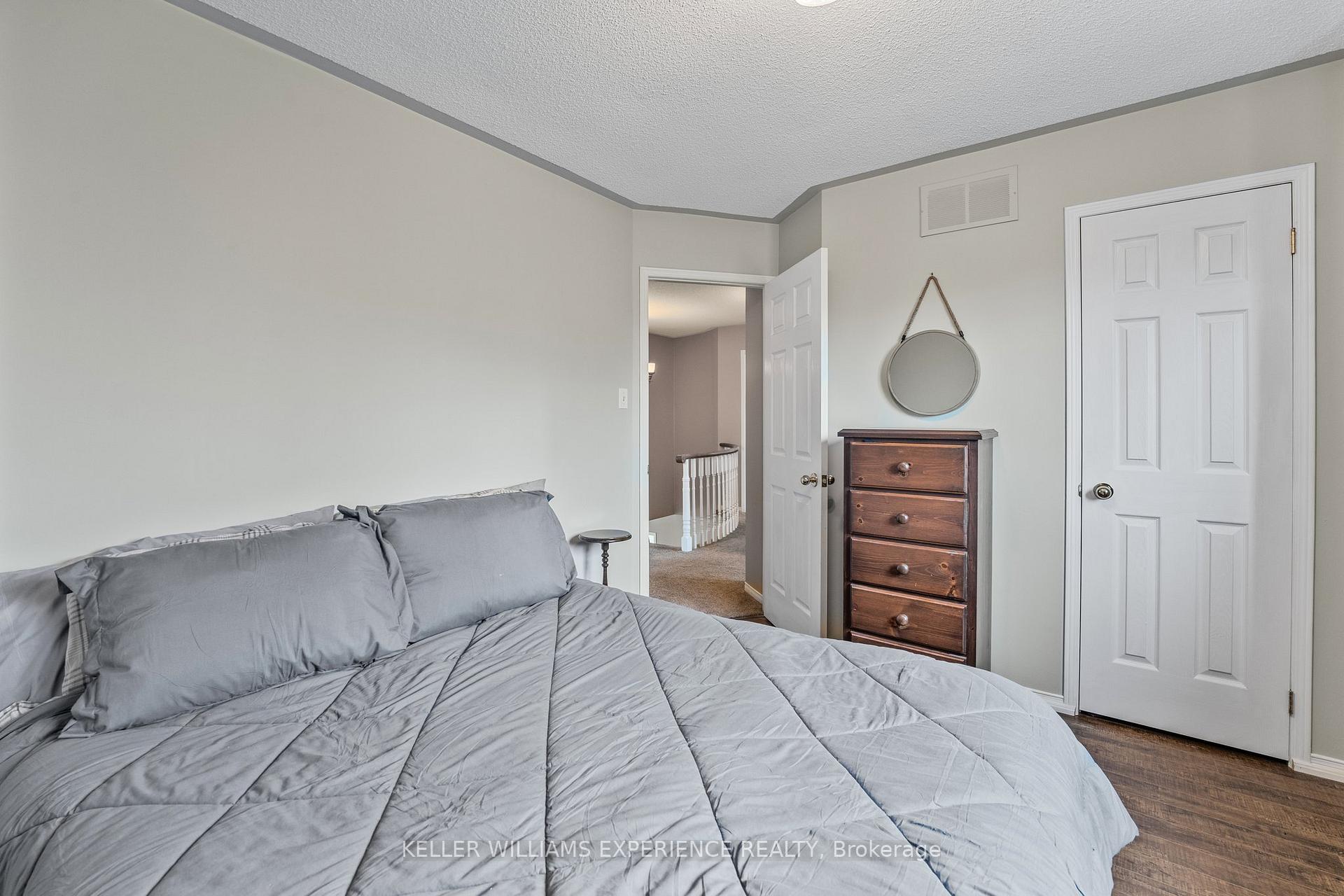 Photo 30 of 481 Ferndale Drive N, Barrie, Northwest — HOMEH