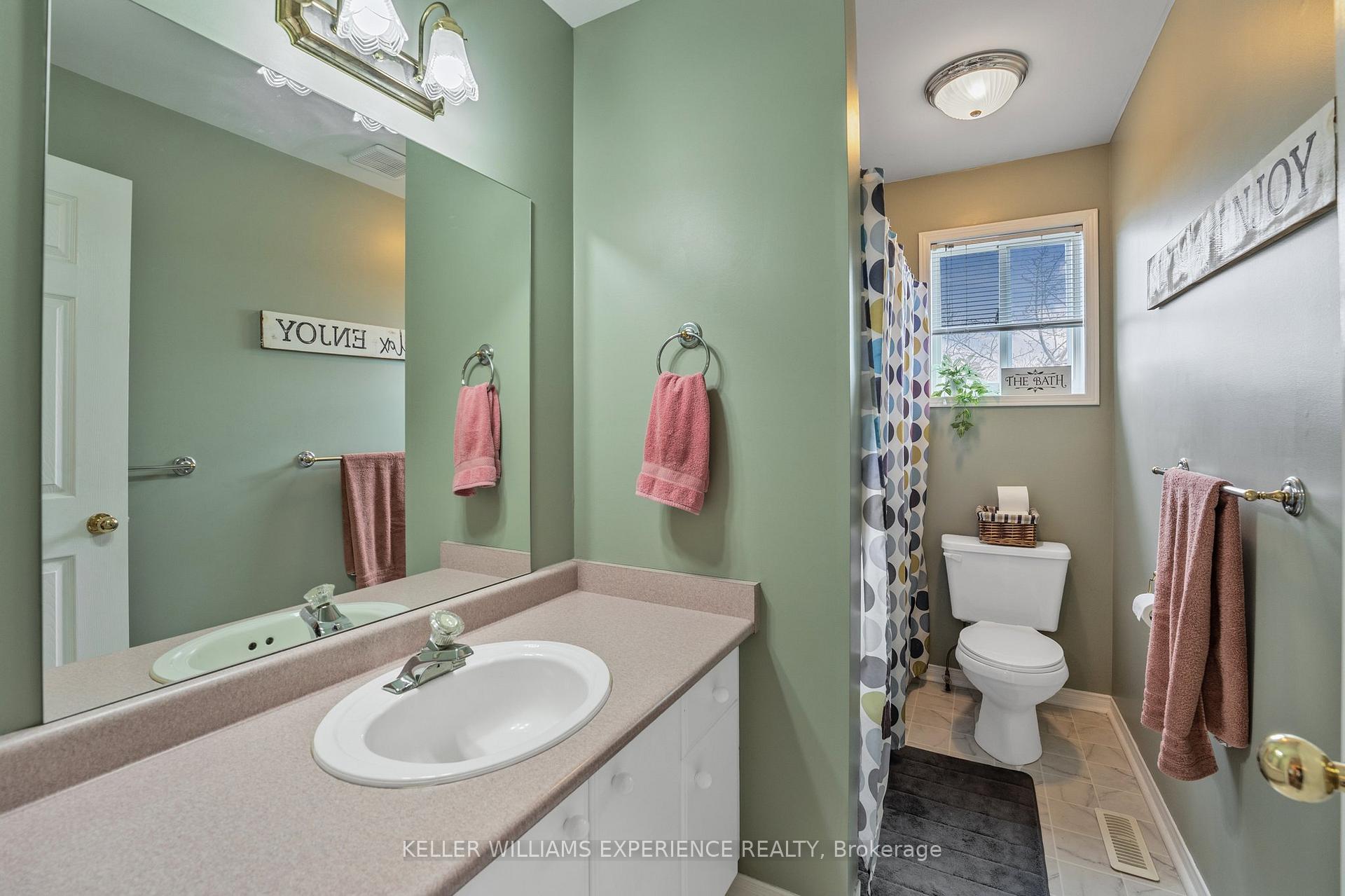 Photo 31 of 481 Ferndale Drive N, Barrie, Northwest — HOMEH
