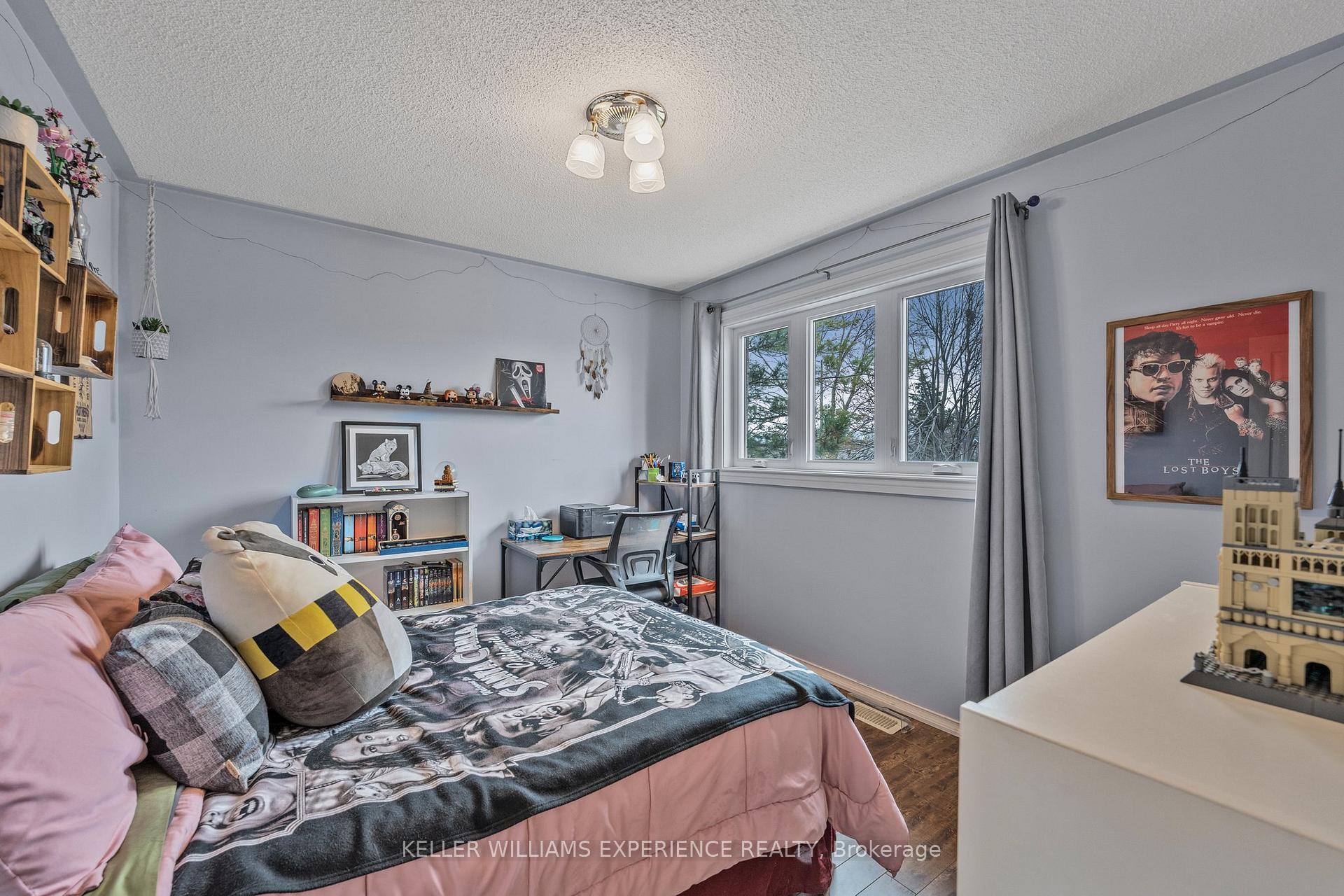 Photo 32 of 481 Ferndale Drive N, Barrie, Northwest — HOMEH