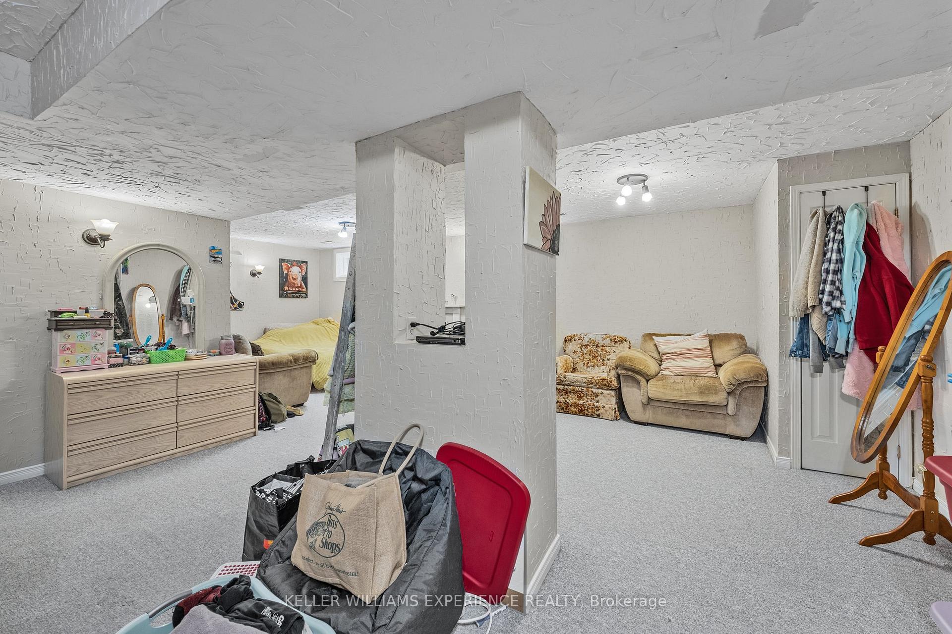 Photo 35 of 481 Ferndale Drive N, Barrie, Northwest — HOMEH
