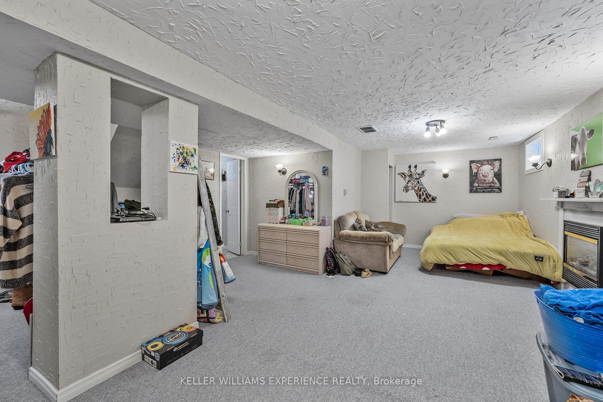 Photo 36 of 481 Ferndale Drive N, Barrie, Northwest — HOMEH