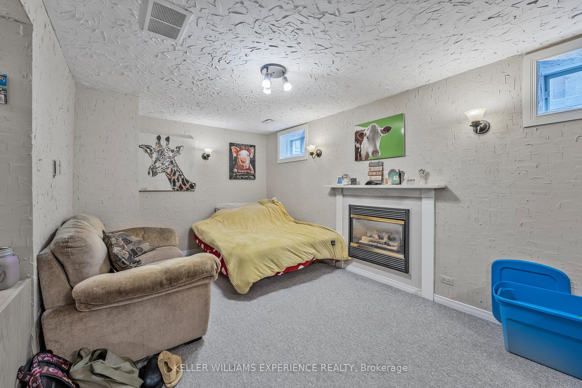 Photo 37 of 481 Ferndale Drive N, Barrie, Northwest — HOMEH
