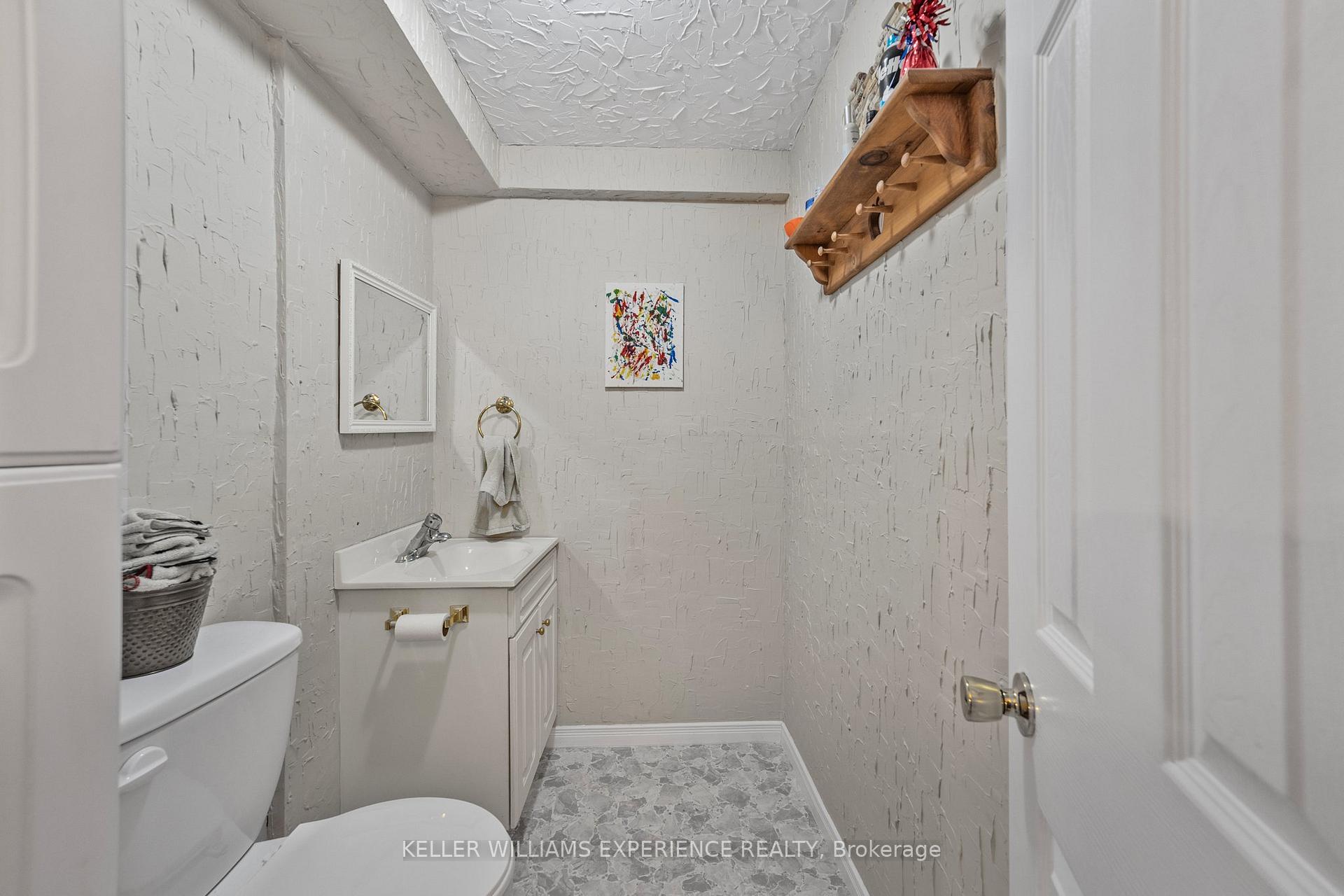 Photo 38 of 481 Ferndale Drive N, Barrie, Northwest — HOMEH