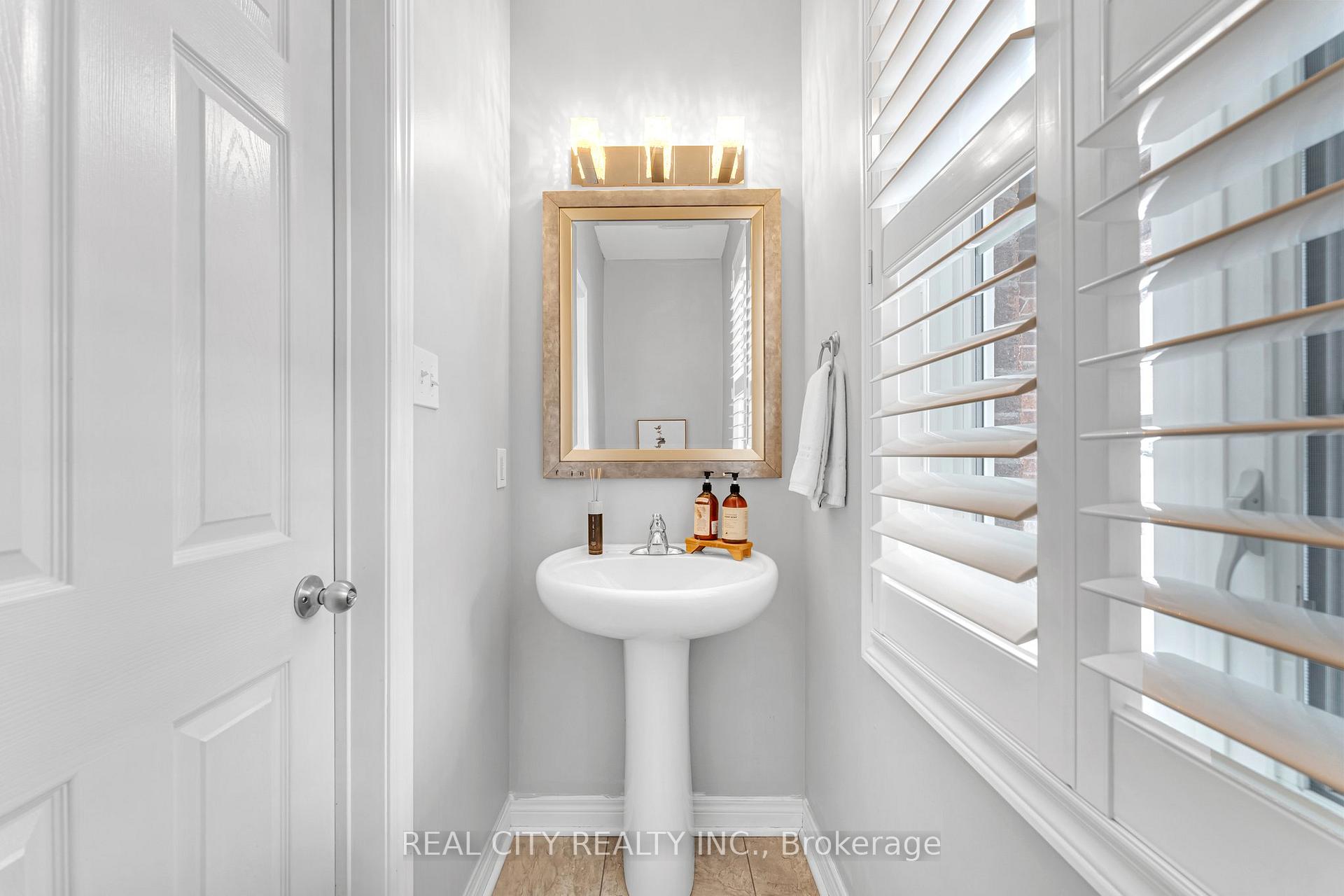 Photo 7 of 74 Westover Drive, Clarington, Bowmanville — HOMEH