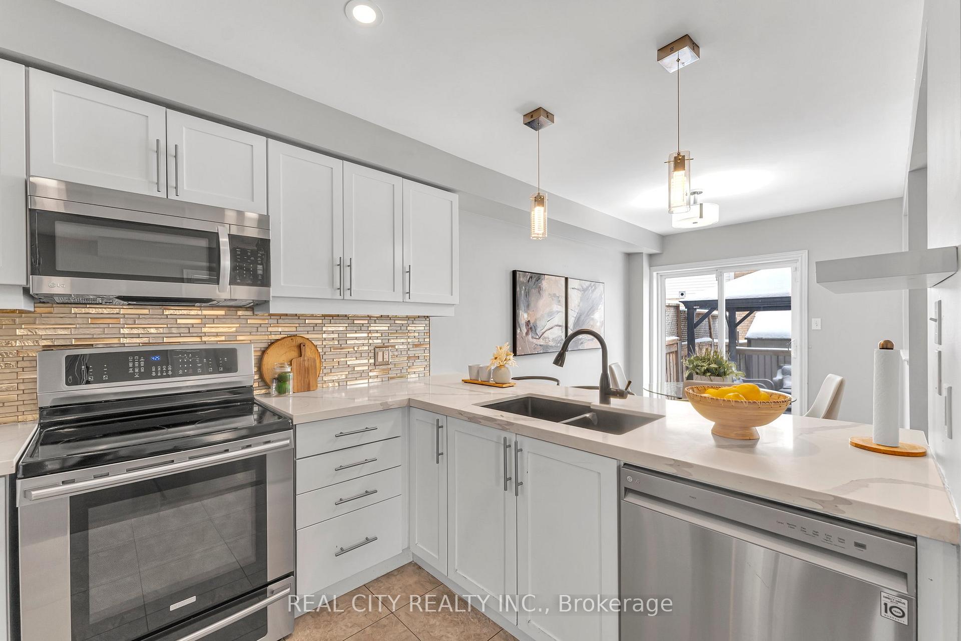 Photo 14 of 74 Westover Drive, Clarington, Bowmanville — HOMEH