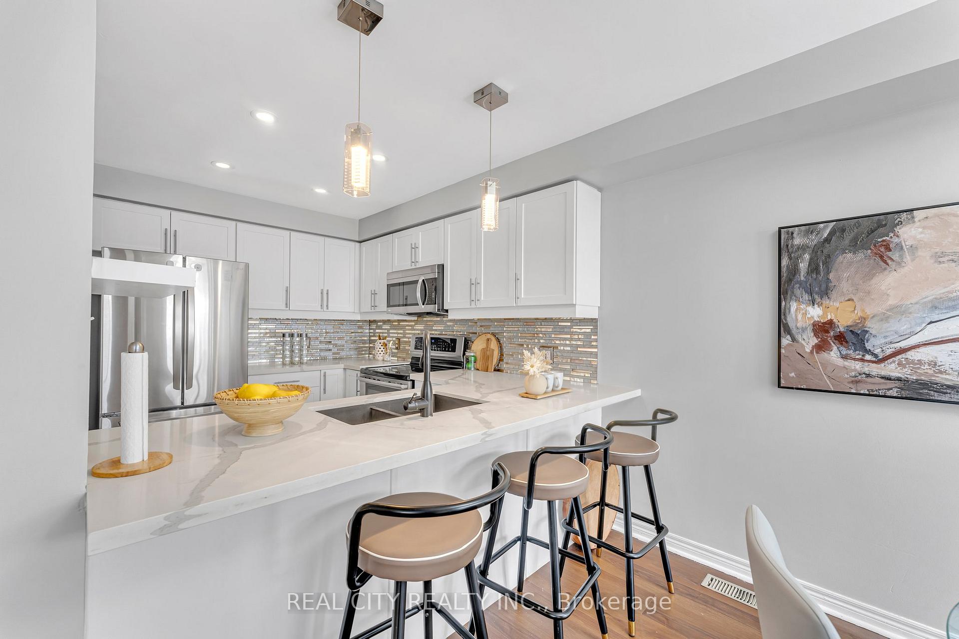 Photo 16 of 74 Westover Drive, Clarington, Bowmanville — HOMEH