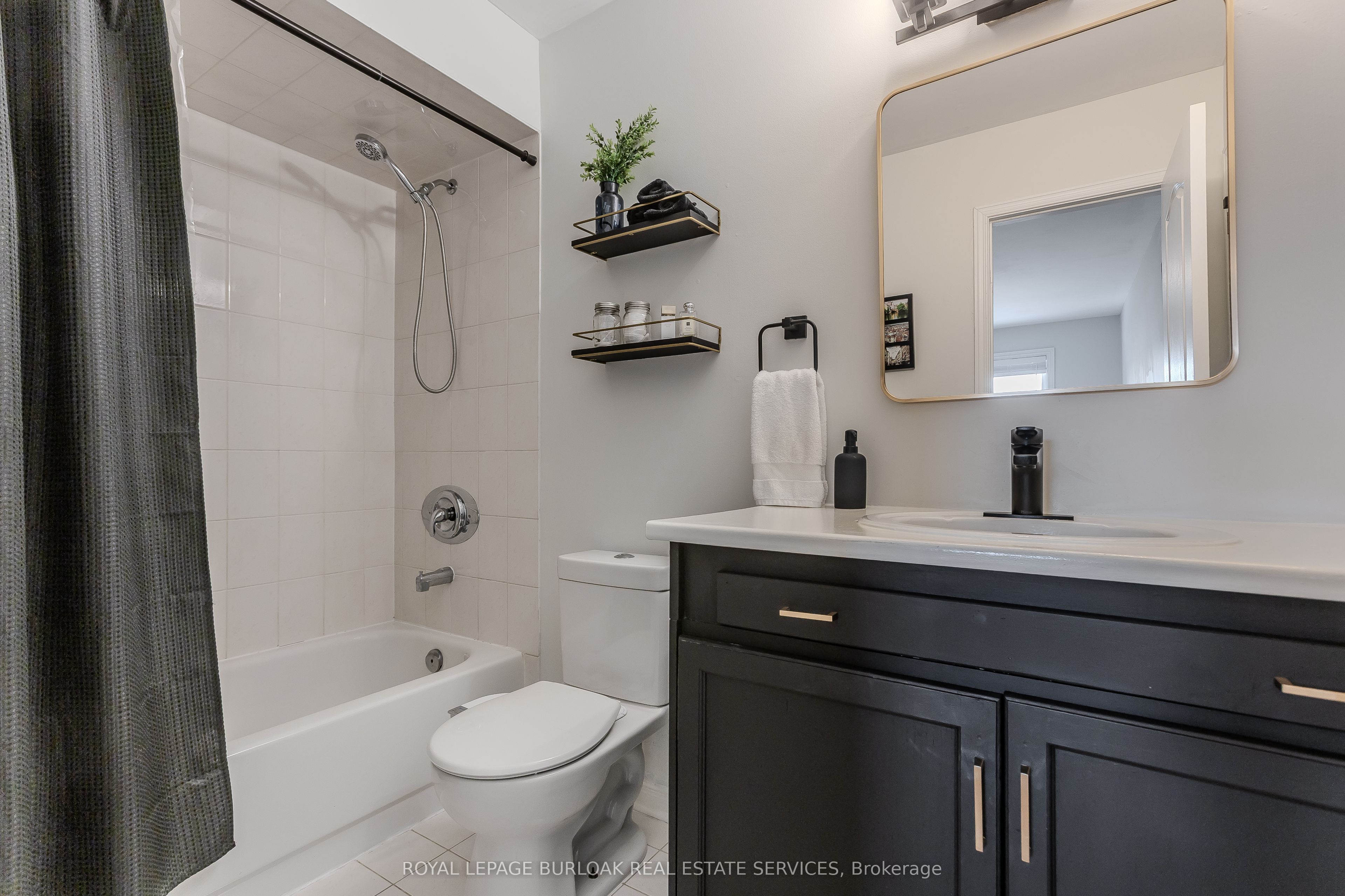 Photo 73 of 12 Thornlodge Drive, Hamilton, Waterdown — HOMEH