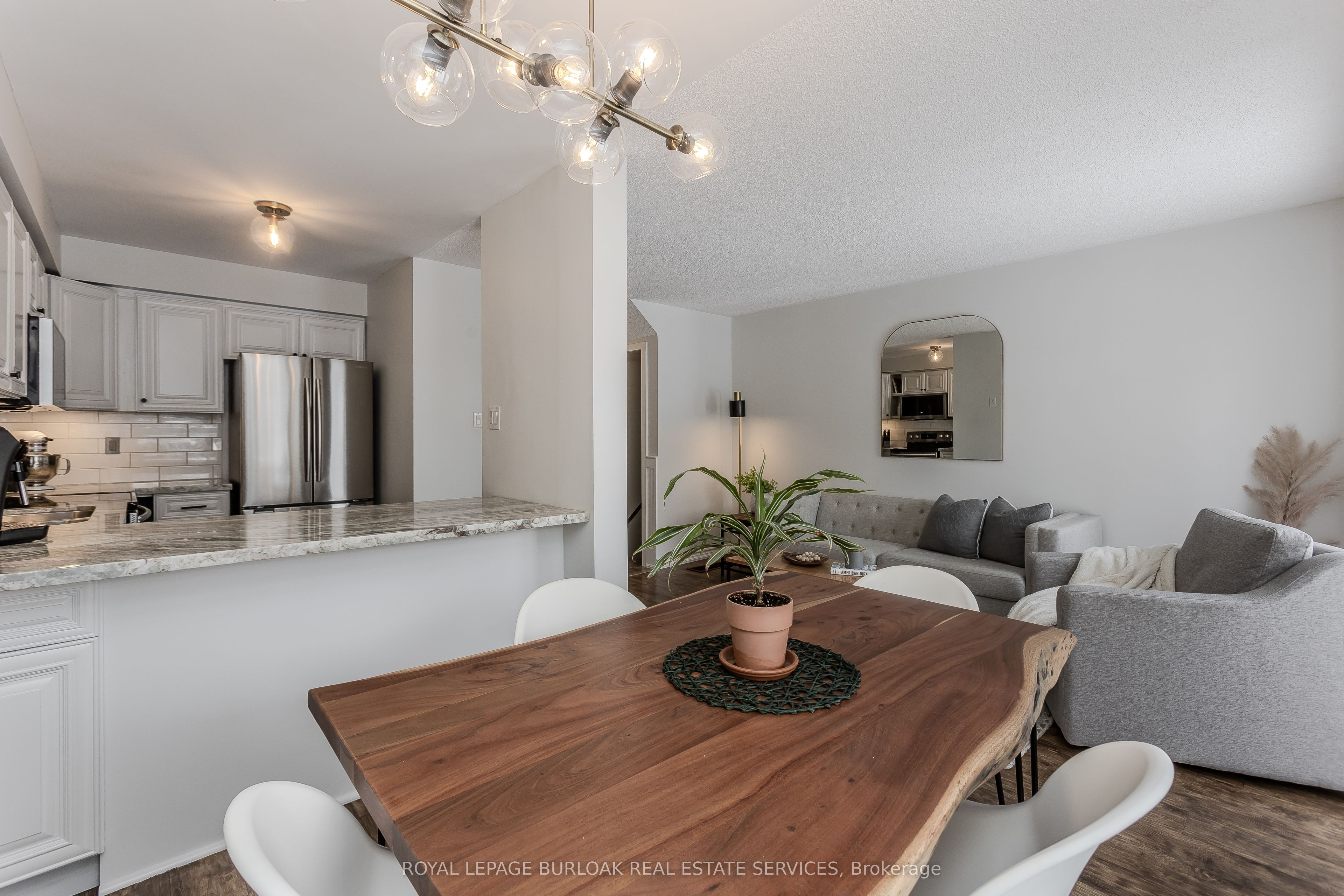 Photo 55 of 12 Thornlodge Drive, Hamilton, Waterdown — HOMEH
