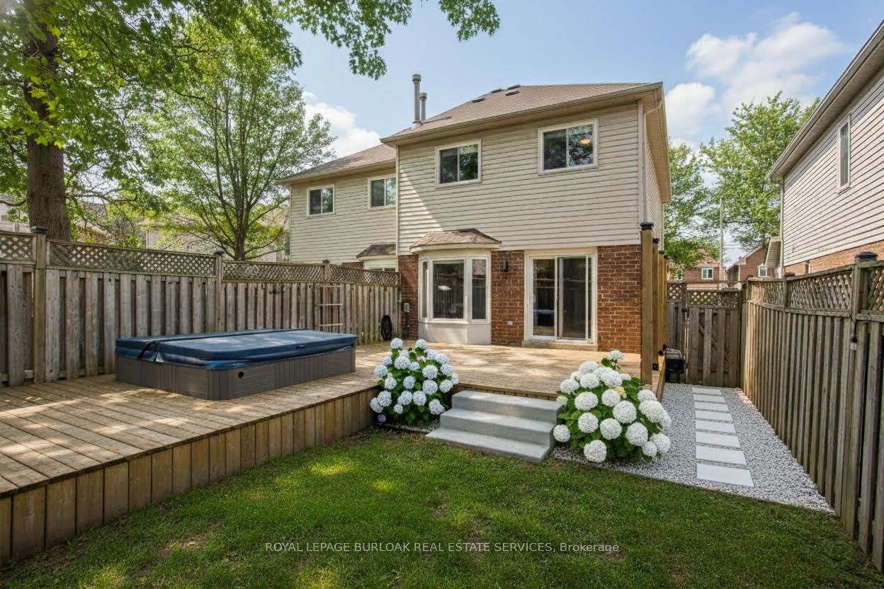 Photo 59 of 12 Thornlodge Drive, Hamilton, Waterdown — HOMEH