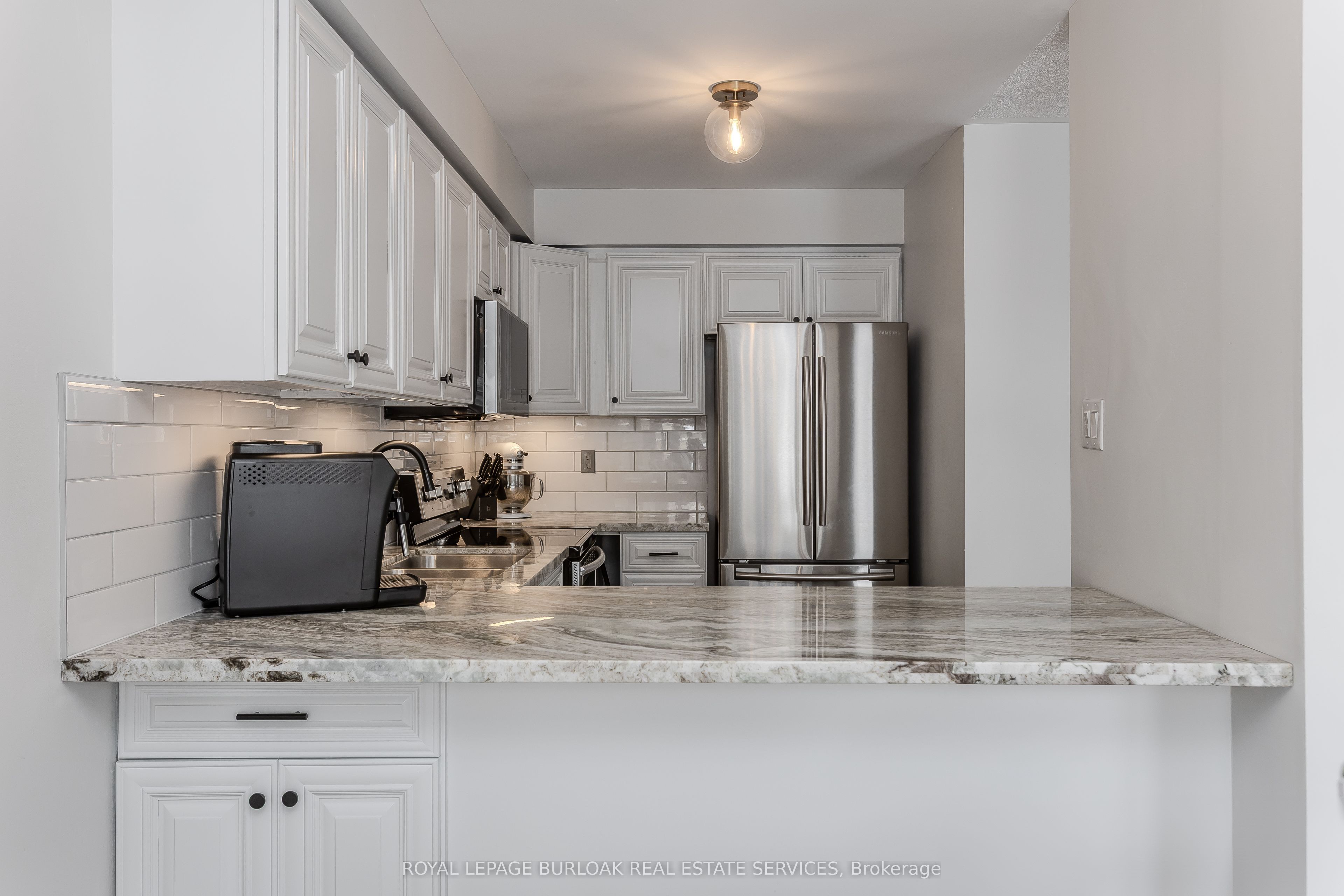 Photo 52 of 12 Thornlodge Drive, Hamilton, Waterdown — HOMEH